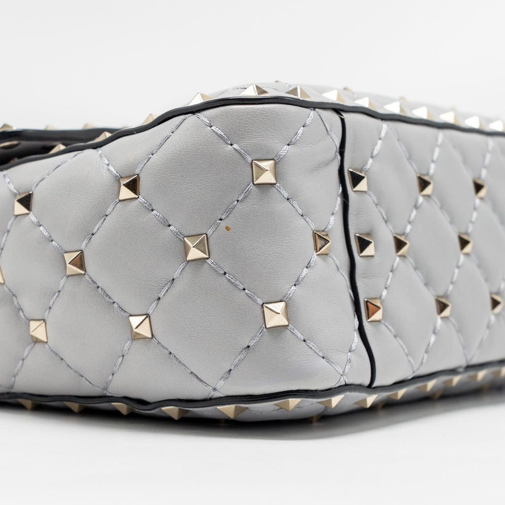 VALENTINO MEDIUM ROCKSTUD SPIKE BAG LAMBSKIN NAPPA LIGHT GREY LGHW