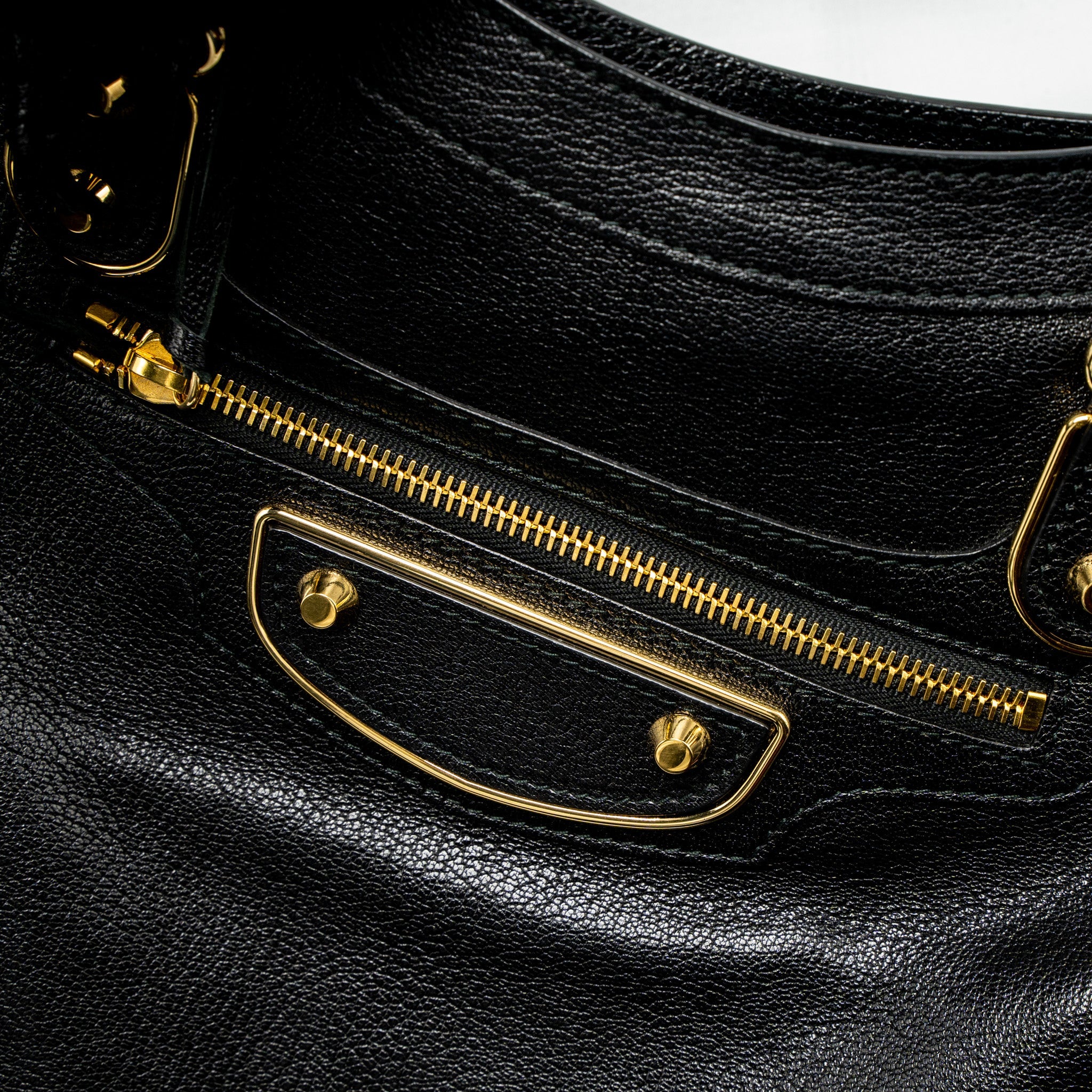 BALENCIAGA CLASSIC CITY BAG LEATHER BLACK GHW
