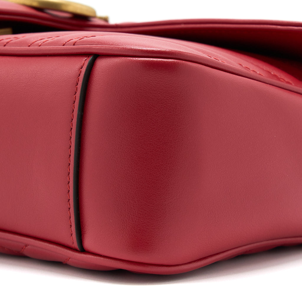 GUCCI SMALL GG MARMONT BAG CALFSKIN RED BRUSHED GHW