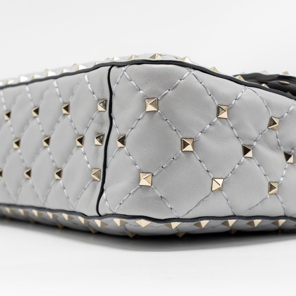 VALENTINO MEDIUM ROCKSTUD SPIKE BAG LAMBSKIN NAPPA LIGHT GREY LGHW