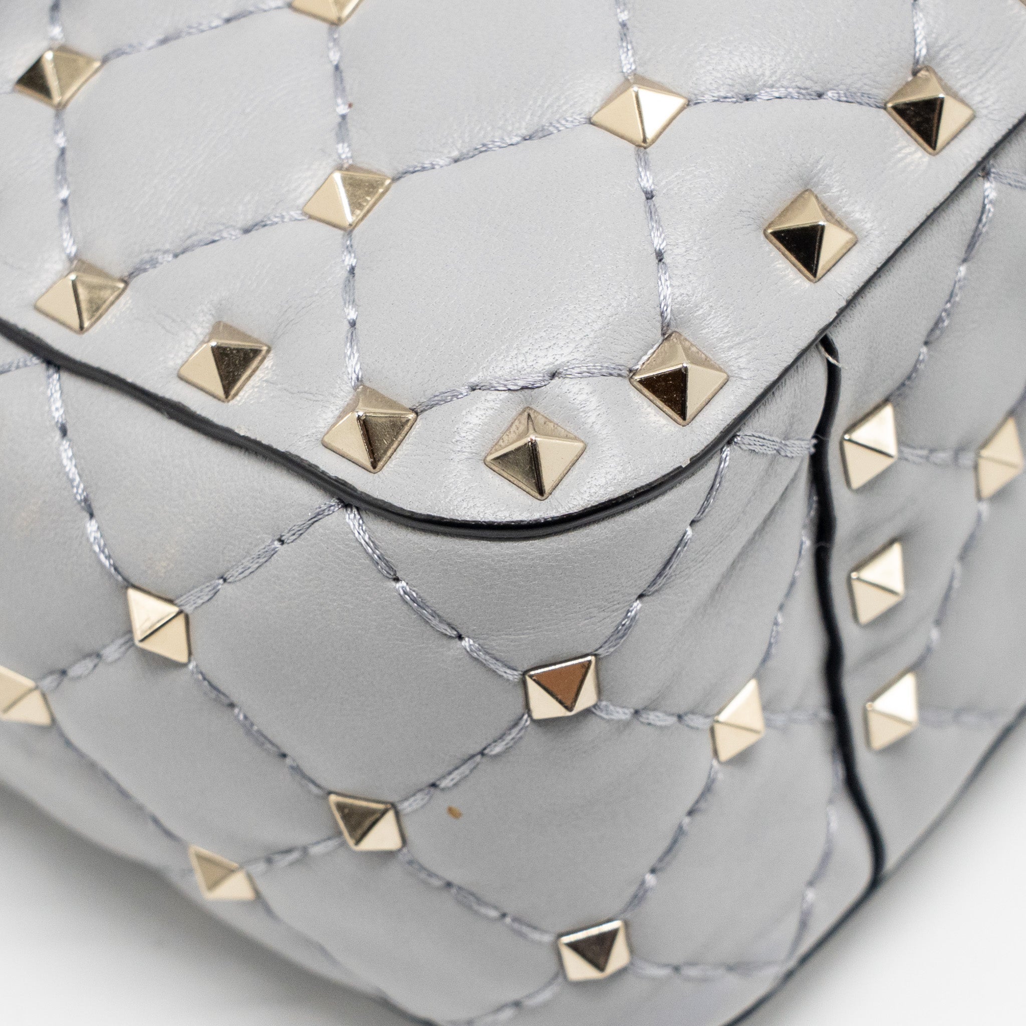 VALENTINO MEDIUM ROCKSTUD SPIKE BAG LAMBSKIN NAPPA LIGHT GREY LGHW