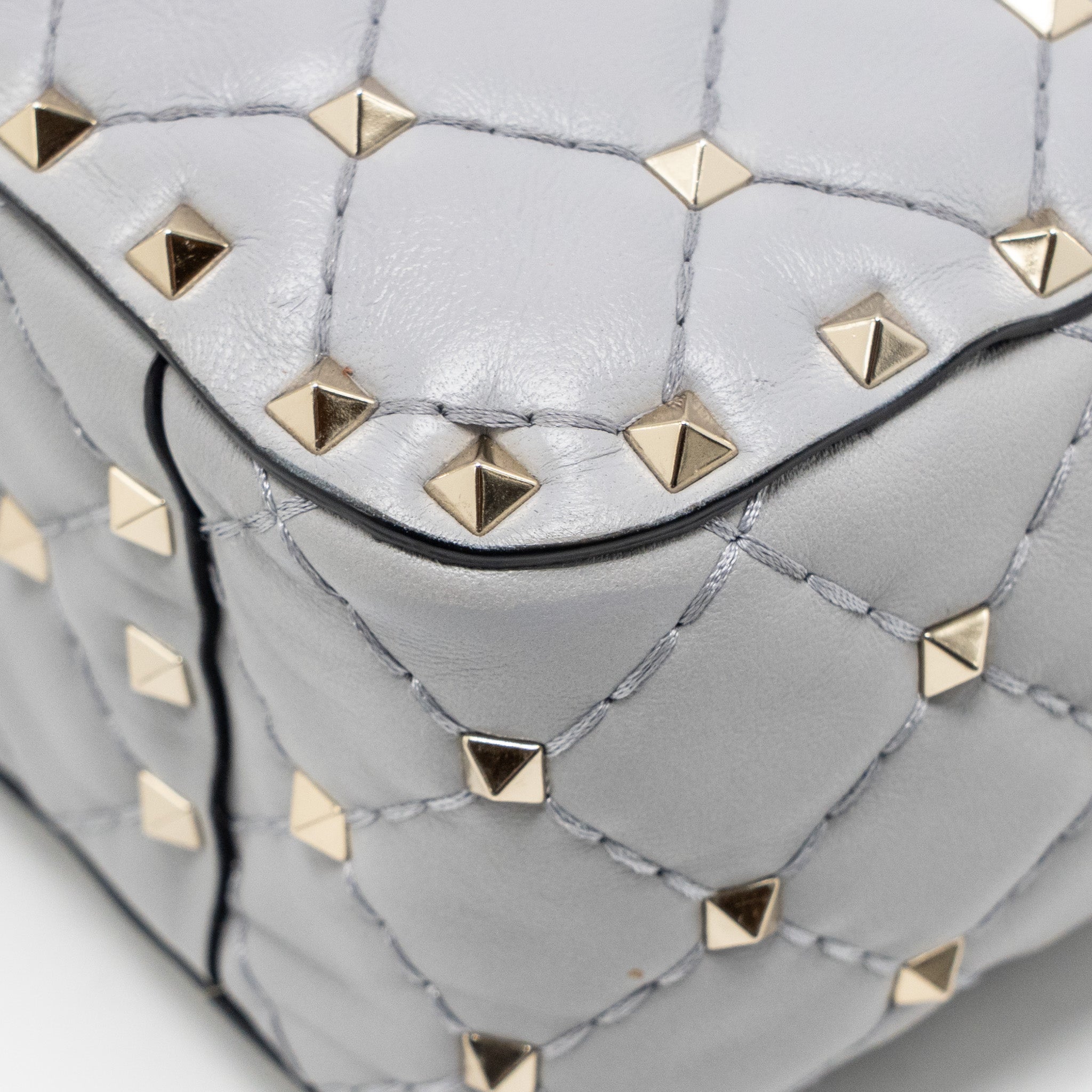 VALENTINO MEDIUM ROCKSTUD SPIKE BAG LAMBSKIN NAPPA LIGHT GREY LGHW
