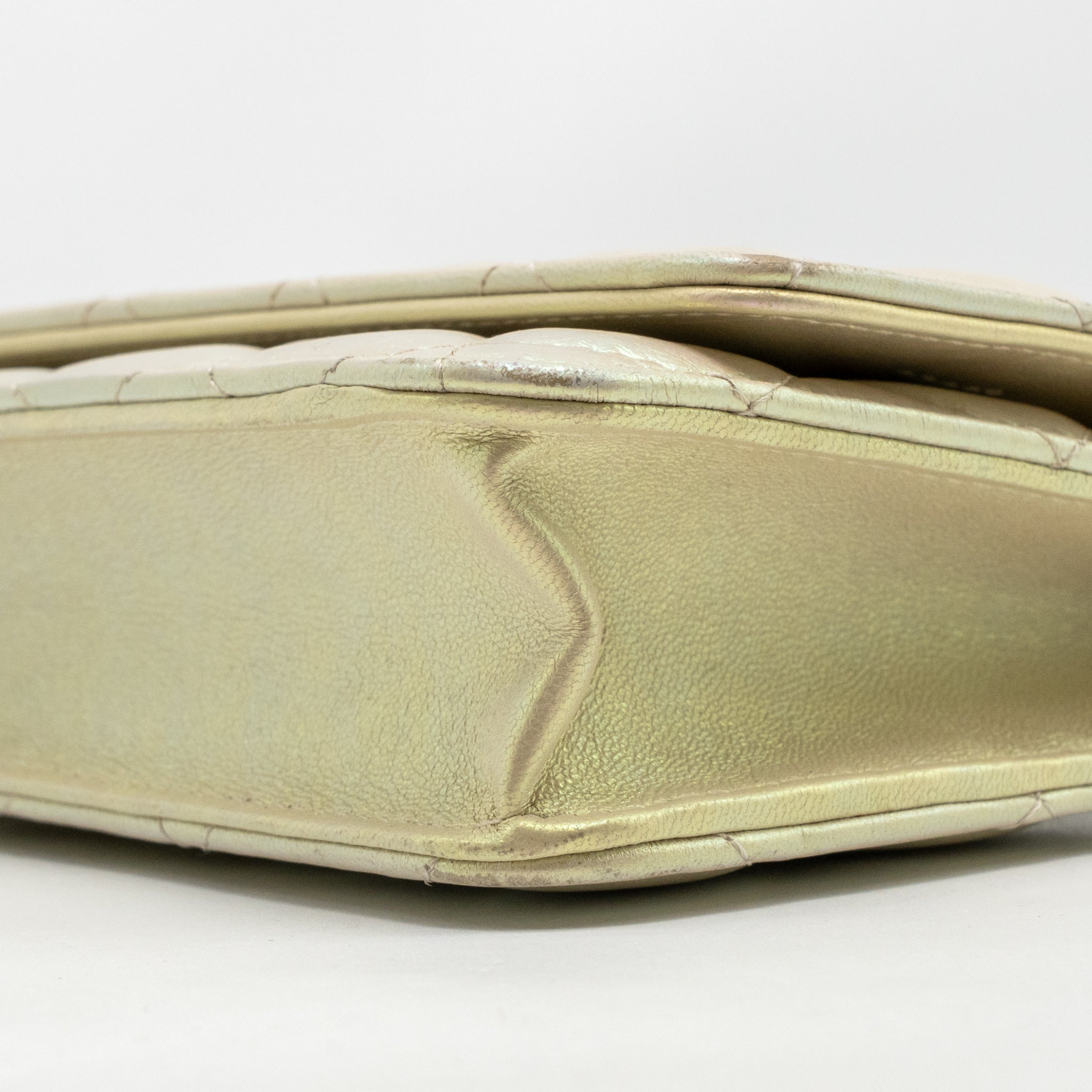 CHANEL WALLET ON CHAIN LAMBSKIN IRIDESCENT IVORY LGHW