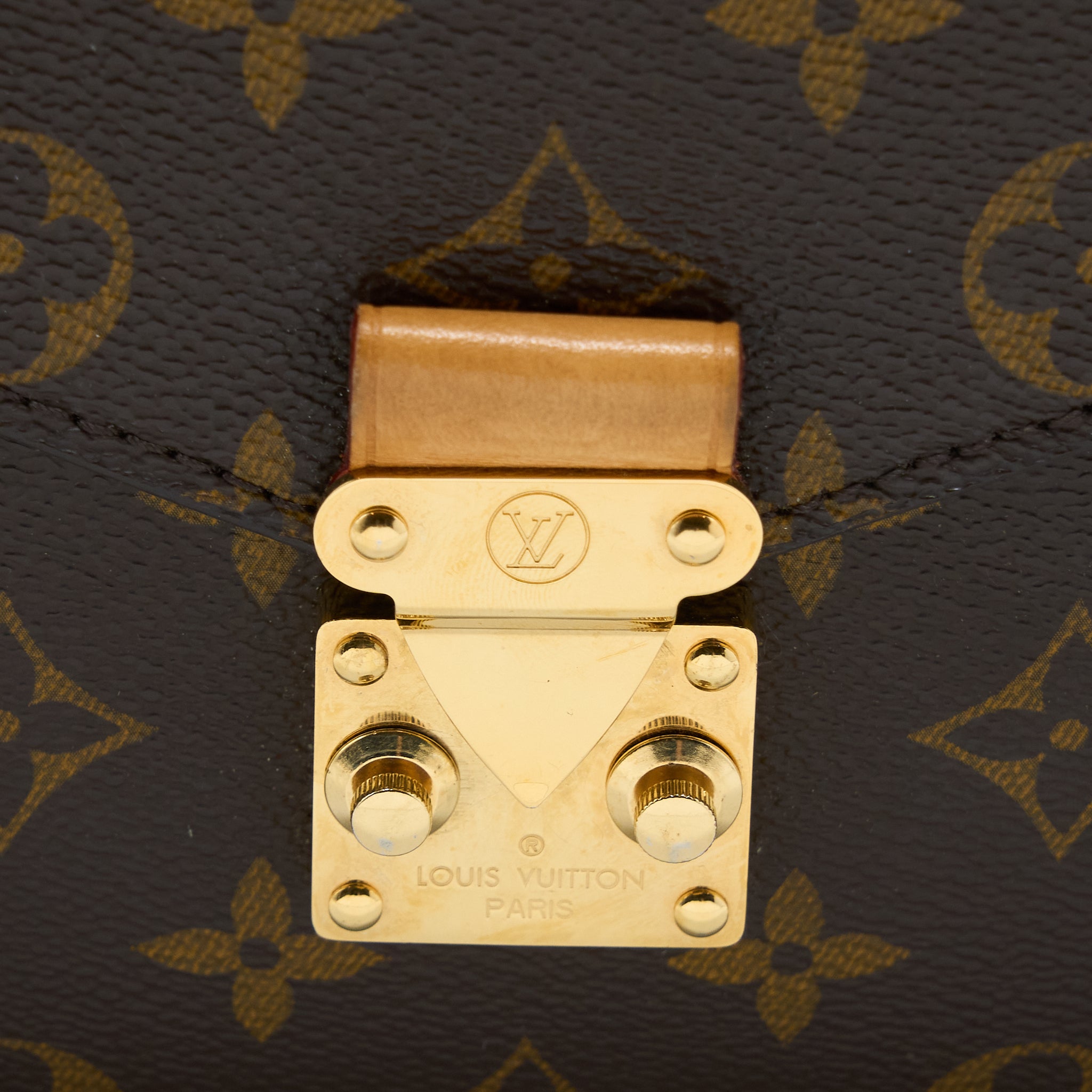 LOUIS VUITTON POCHETTE METIS MONOGRAM CANVAS GHW