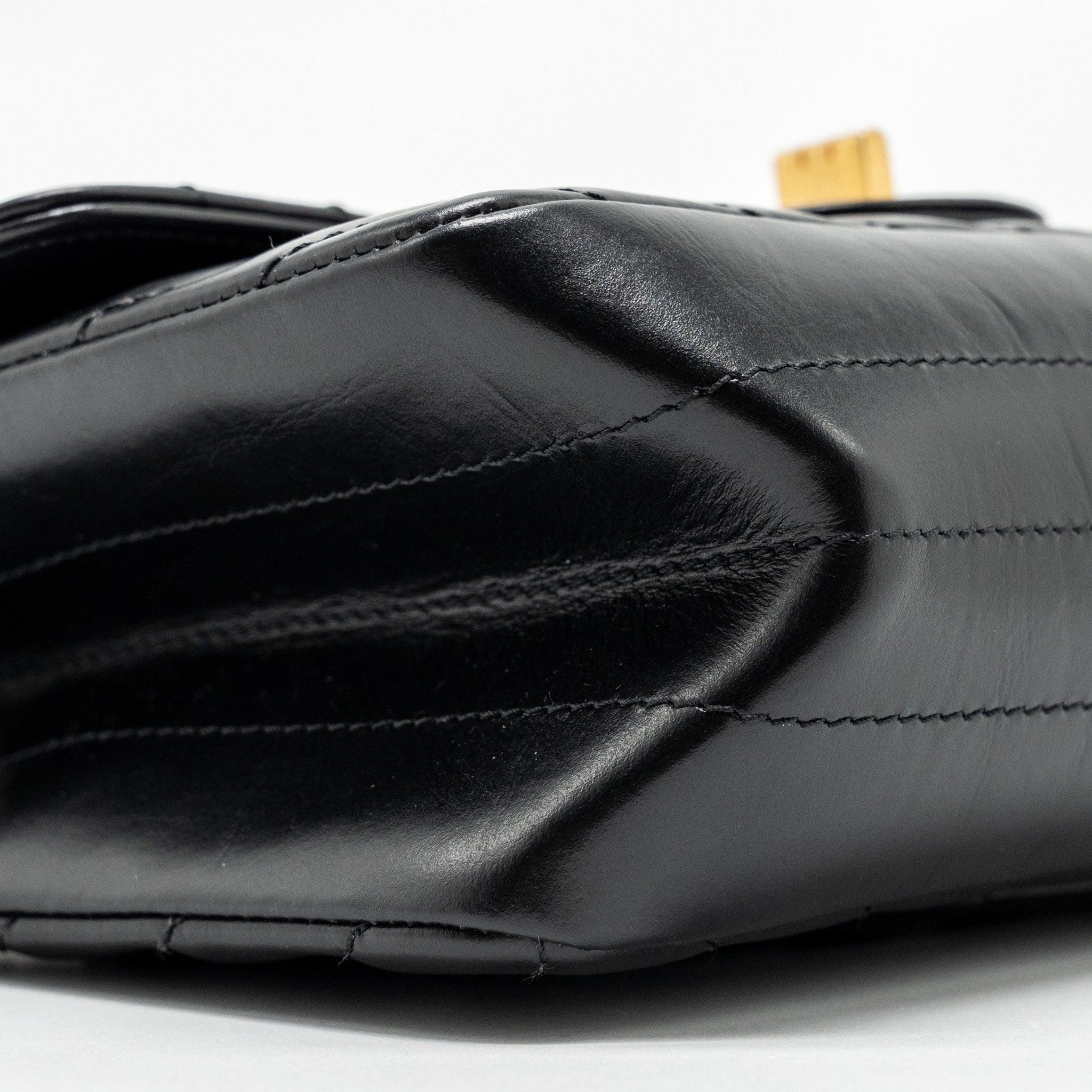 CHANEL MINI 2.55 REISSUE CHEVRON CALFSKIN BLACK GHW (MICROCHIP)