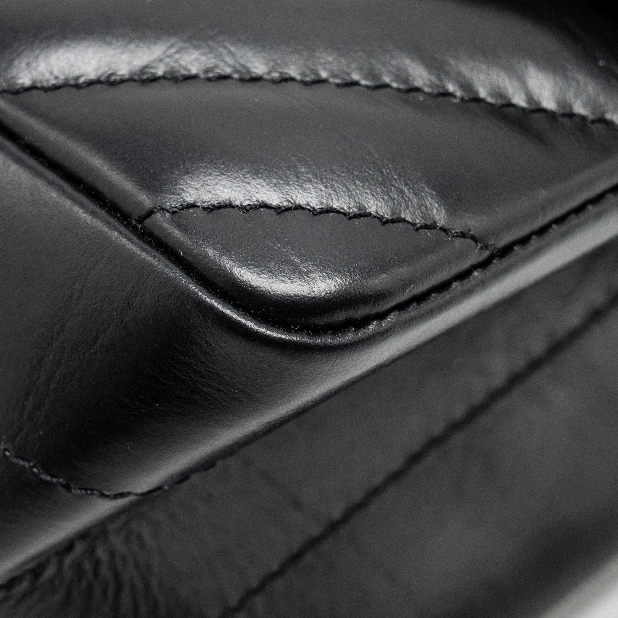 CHANEL MINI 2.55 REISSUE CHEVRON CALFSKIN BLACK GHW (MICROCHIP)