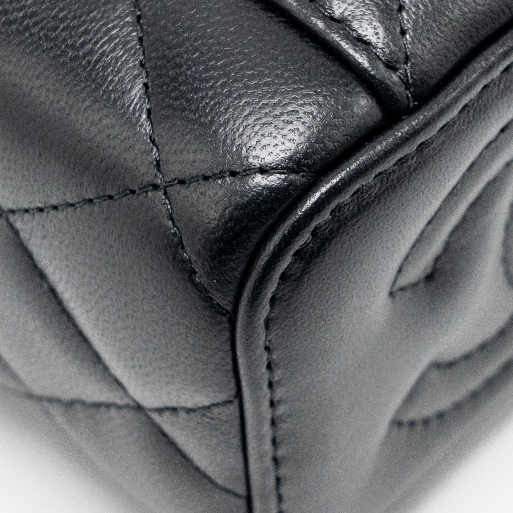 CHANEL PEARL CRUSH MINI VANITY WITH CHAIN LAMBSKIN BLACK GHW (MICROCHIP)