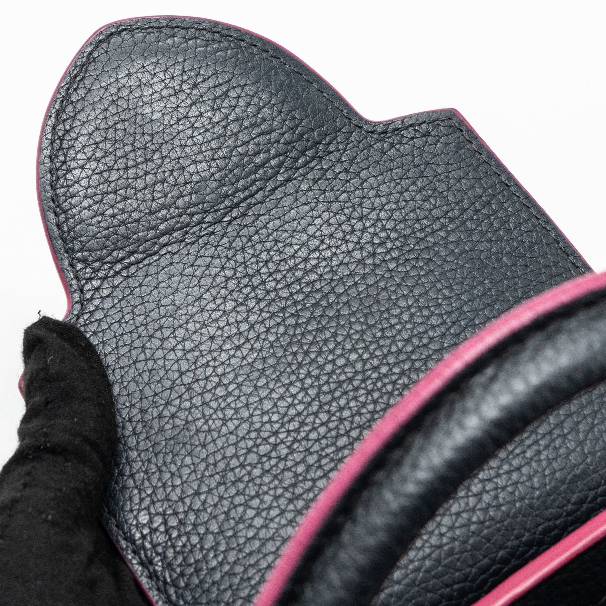 LOUIS VUITTON CAPUCINES BB TAURILLON NAVY SHW