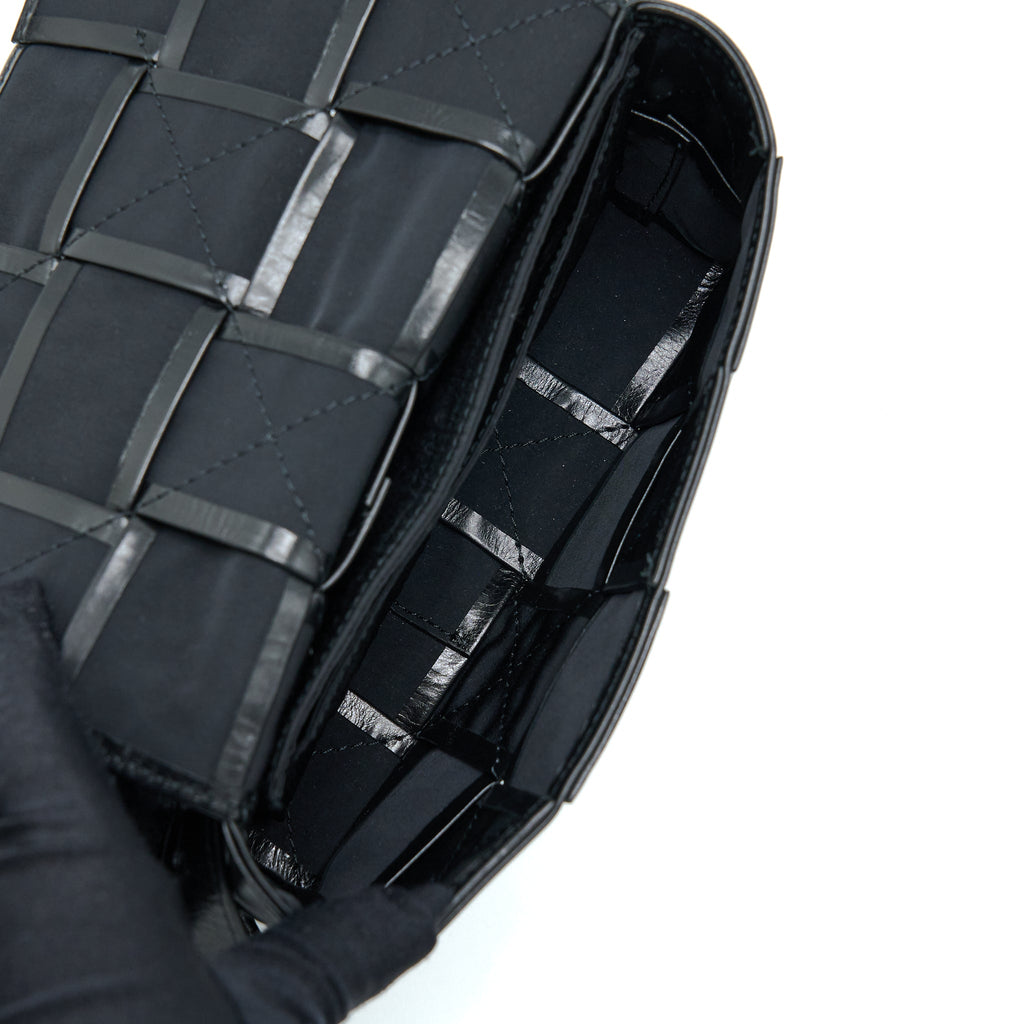 BOTTEGA VENETA CASSETTE BELT BAG CALFSKIN BLACK