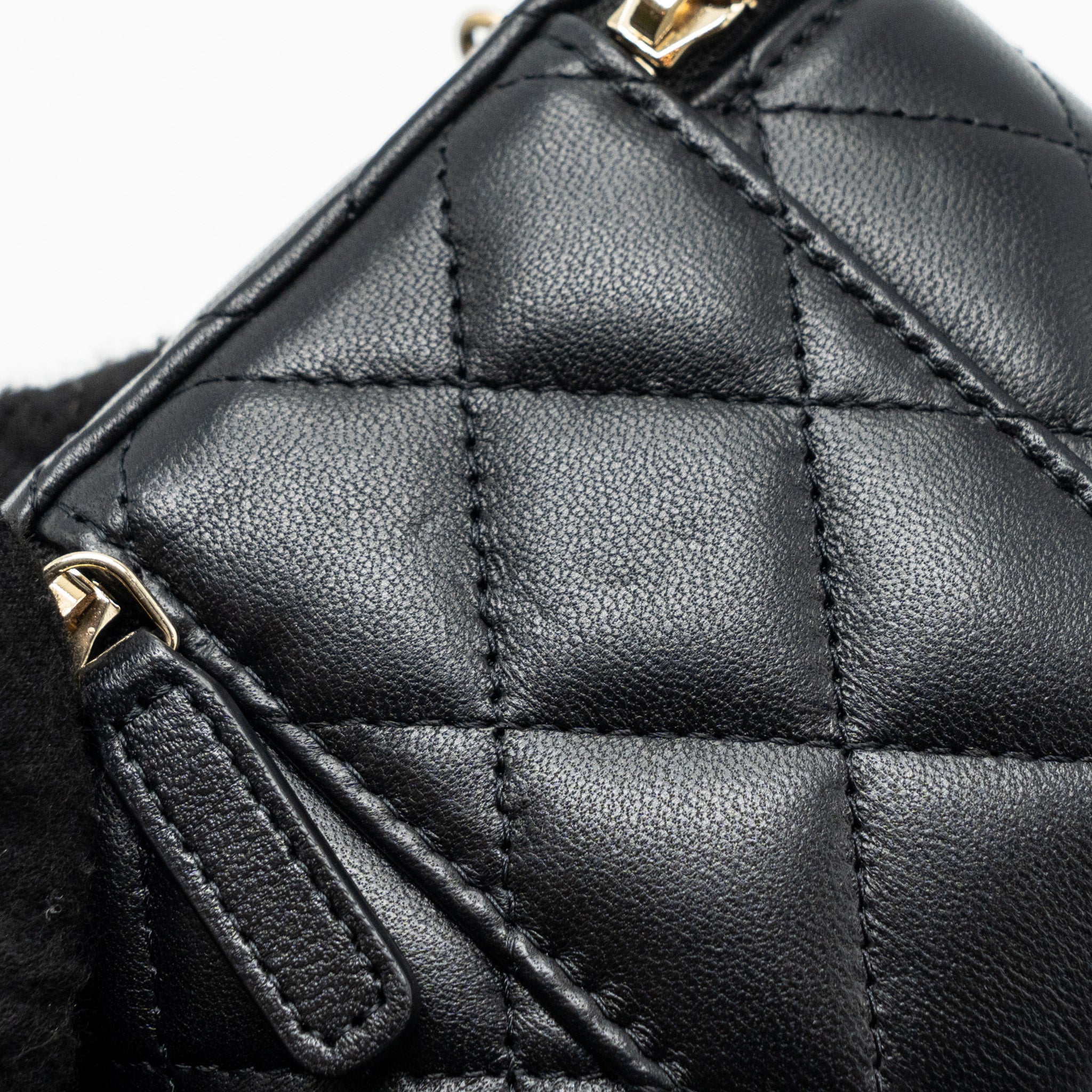 CHANEL PEARL CRUSH MINI VANITY CASE LAMBSKIN BLACK GHW (MICROCHIP)