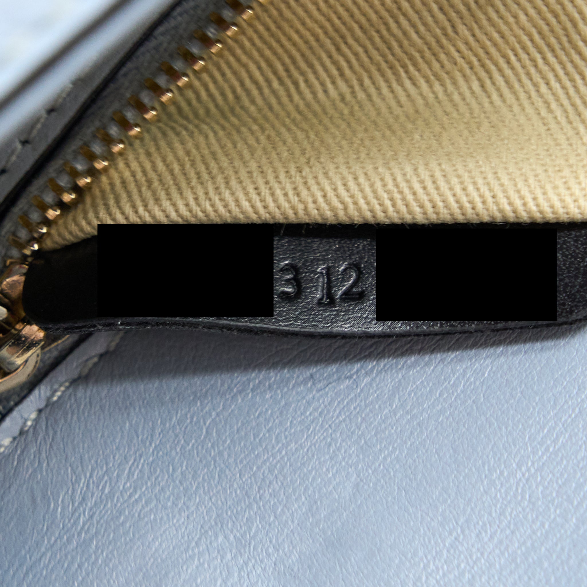 VALENTINO ROCKSTUD LOCK BAG LIGHT BLUE SHW