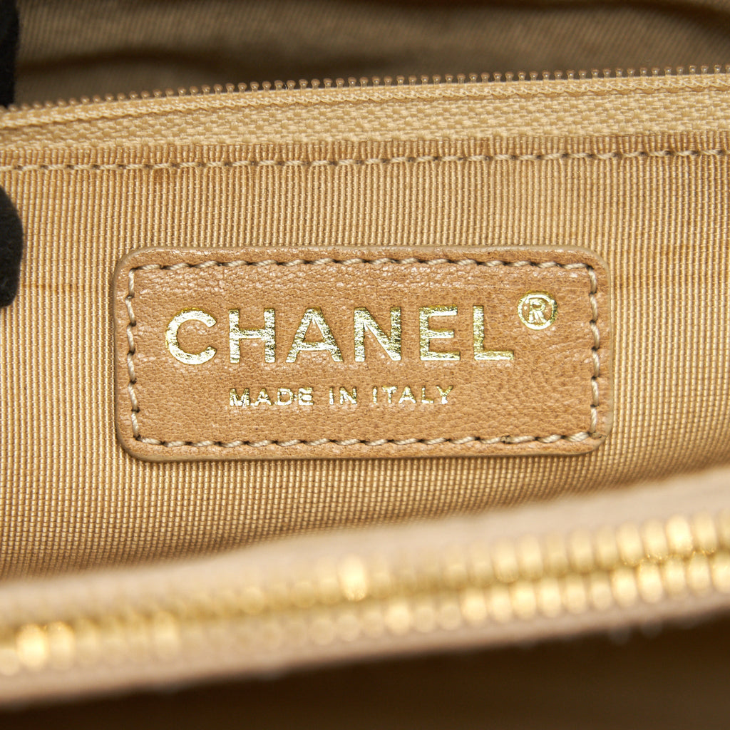 CHANEL CAVIAR GRAND SHOPPING TOTE GST IN BEIGE GHW