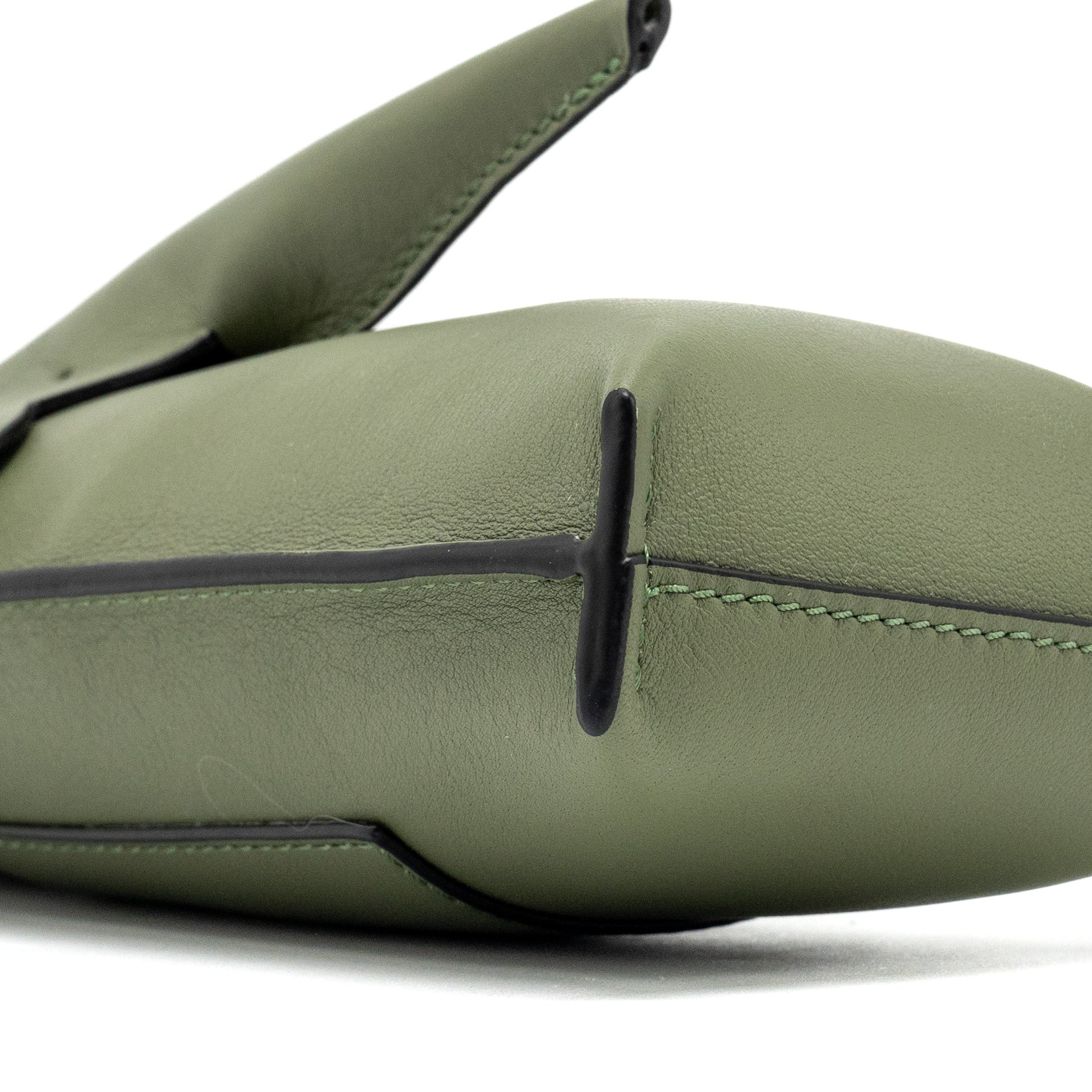 LOEWE ELEPHANT POCKET CALFSKIN AVOCADO GREEN