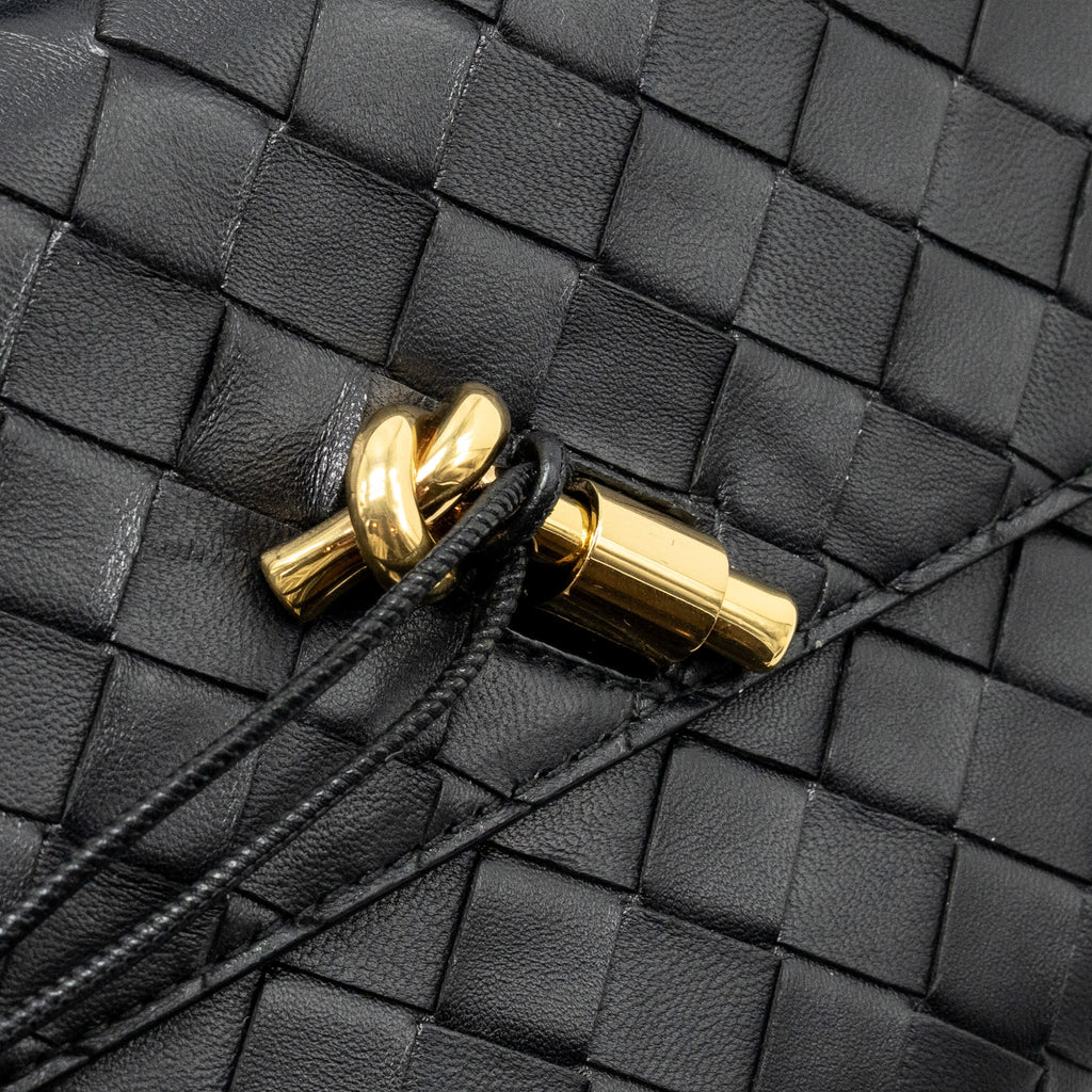 BOTTEGA VENETA ANDIAMO CLUTCH INTRECCIATO CALFSKIN BLACK GHW