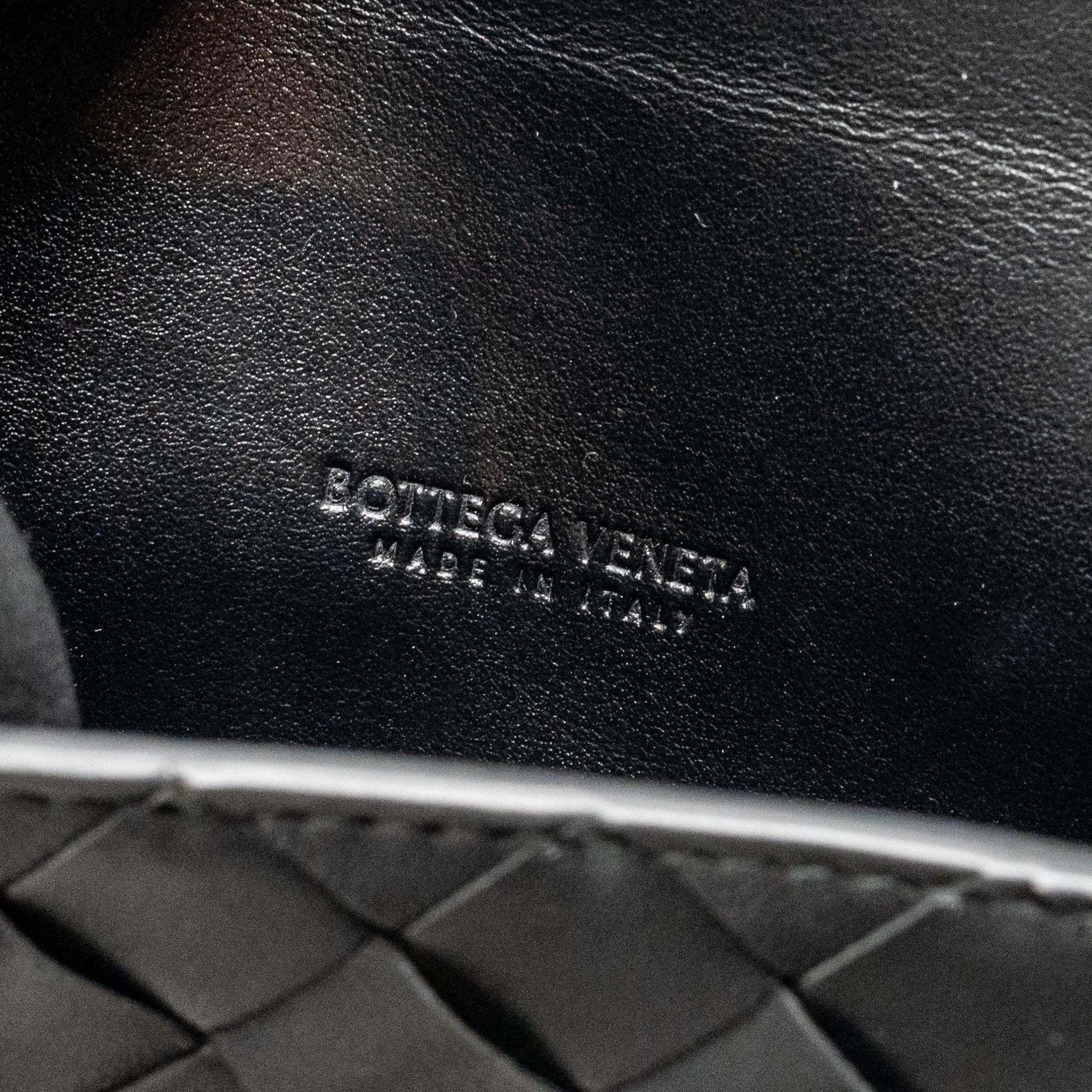 BOTTEGA VENETA ANDIAMO CLUTCH INTRECCIATO CALFSKIN BLACK GHW