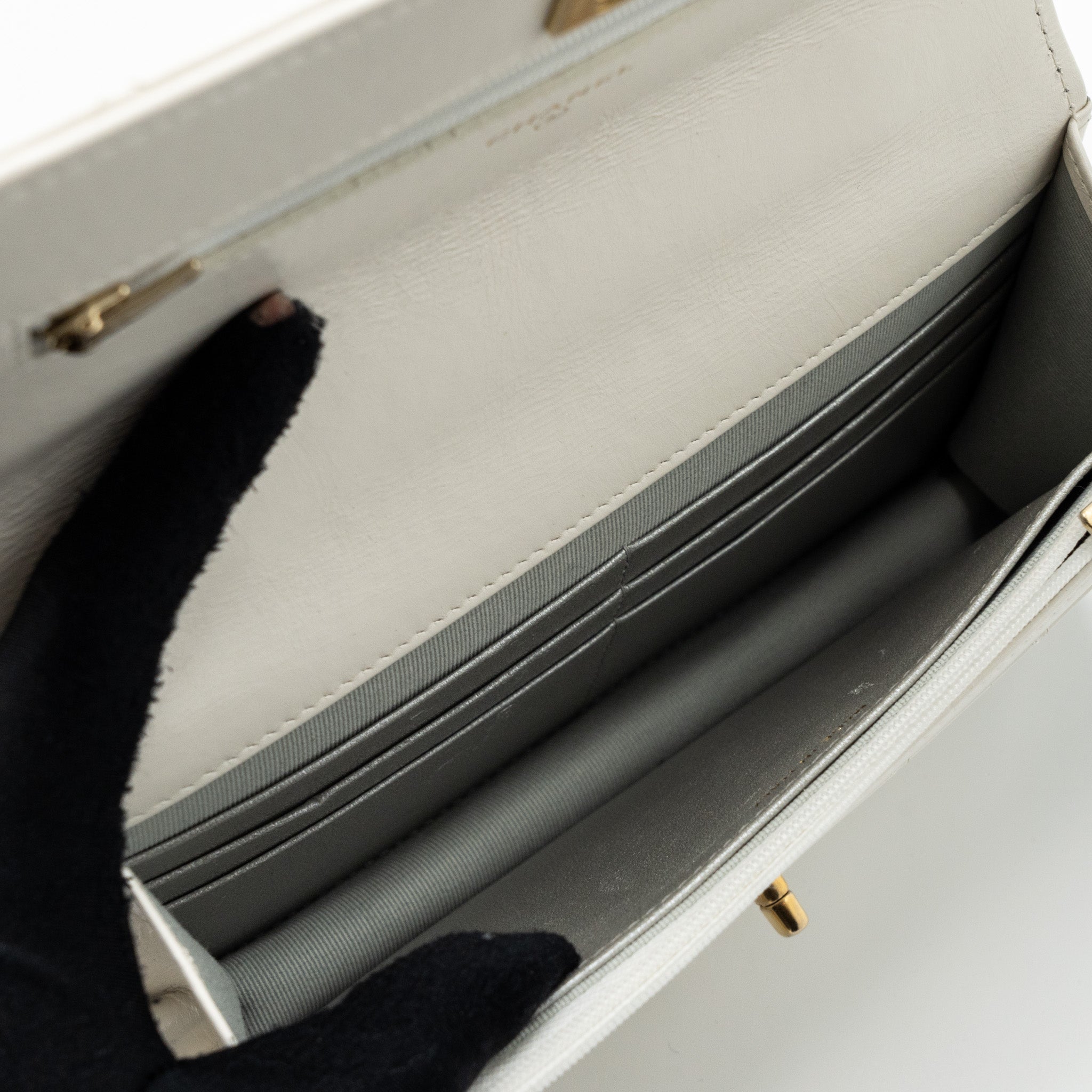 CHANEL 23P LETTER TOP HANDLE WALLET ON CHAIN CALFSKIN WHITE GHW(MICROCHIP)
