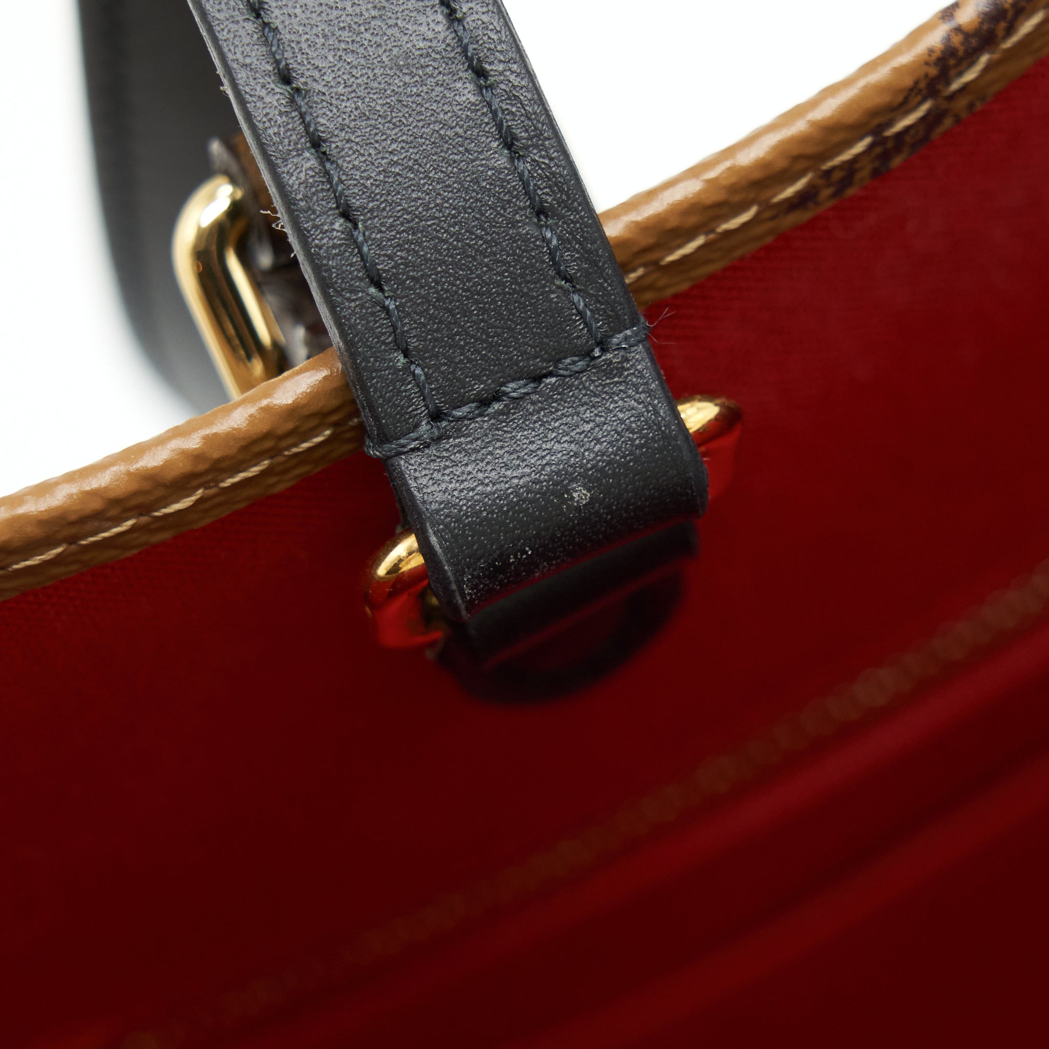 LOUIS VUITTON ON THE GO MM MONOGRAM CANVAS