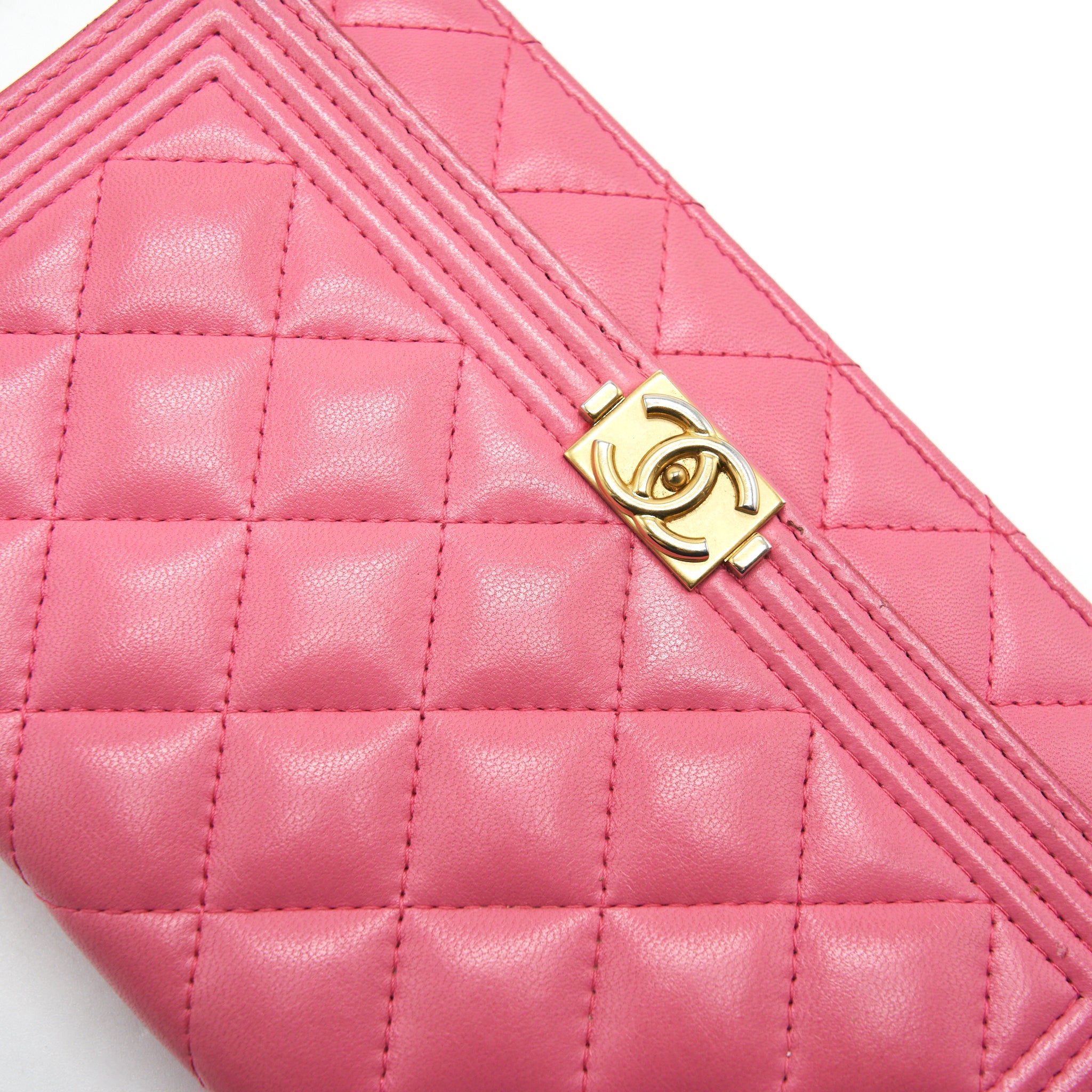 CHANEL BOY WALLET ON CHAIN PINK GHW
