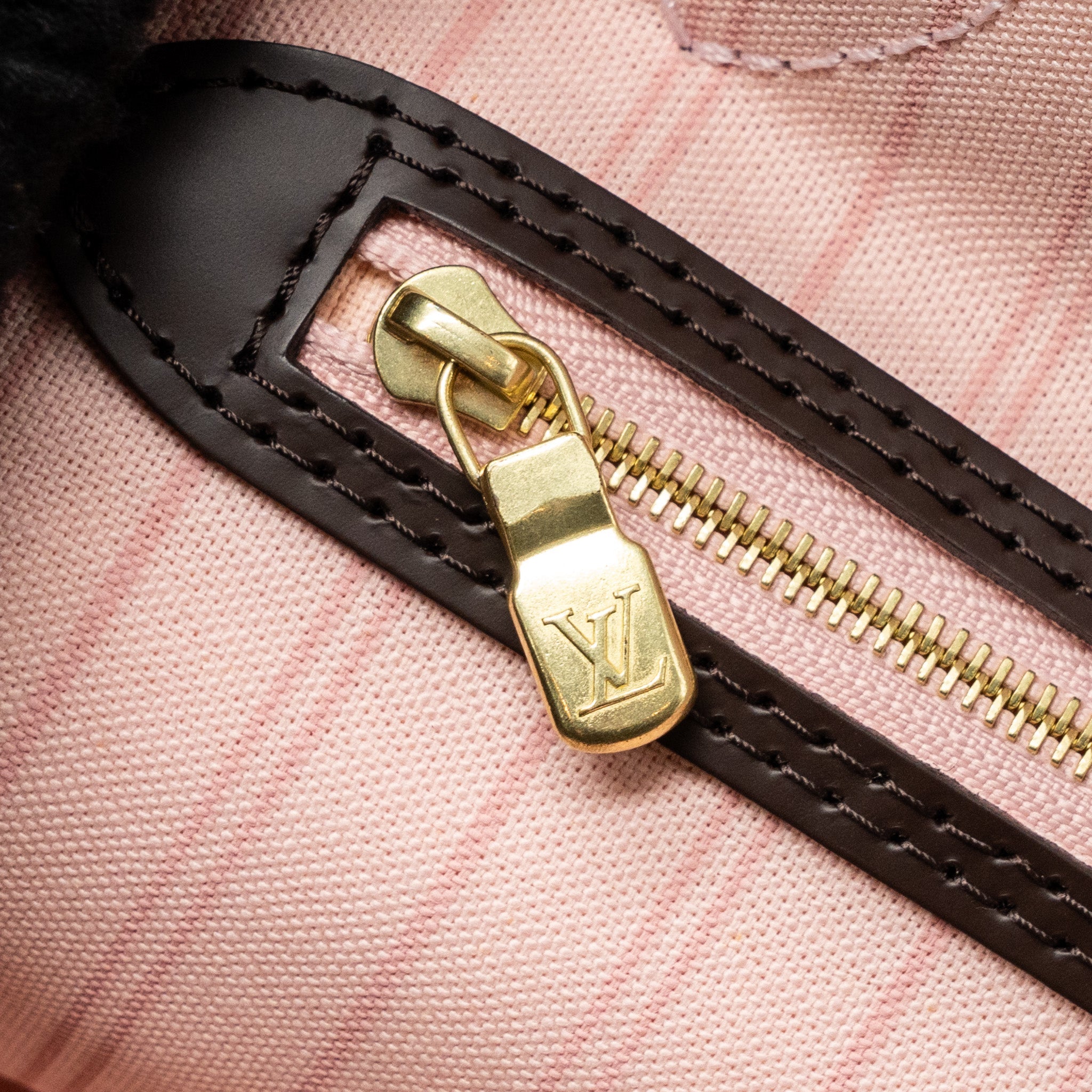 LOUIS VUITTON NEVERFULL MM MONOGRAM DAMIER EBENE CANVAS / ROSE BALLERINA GHW