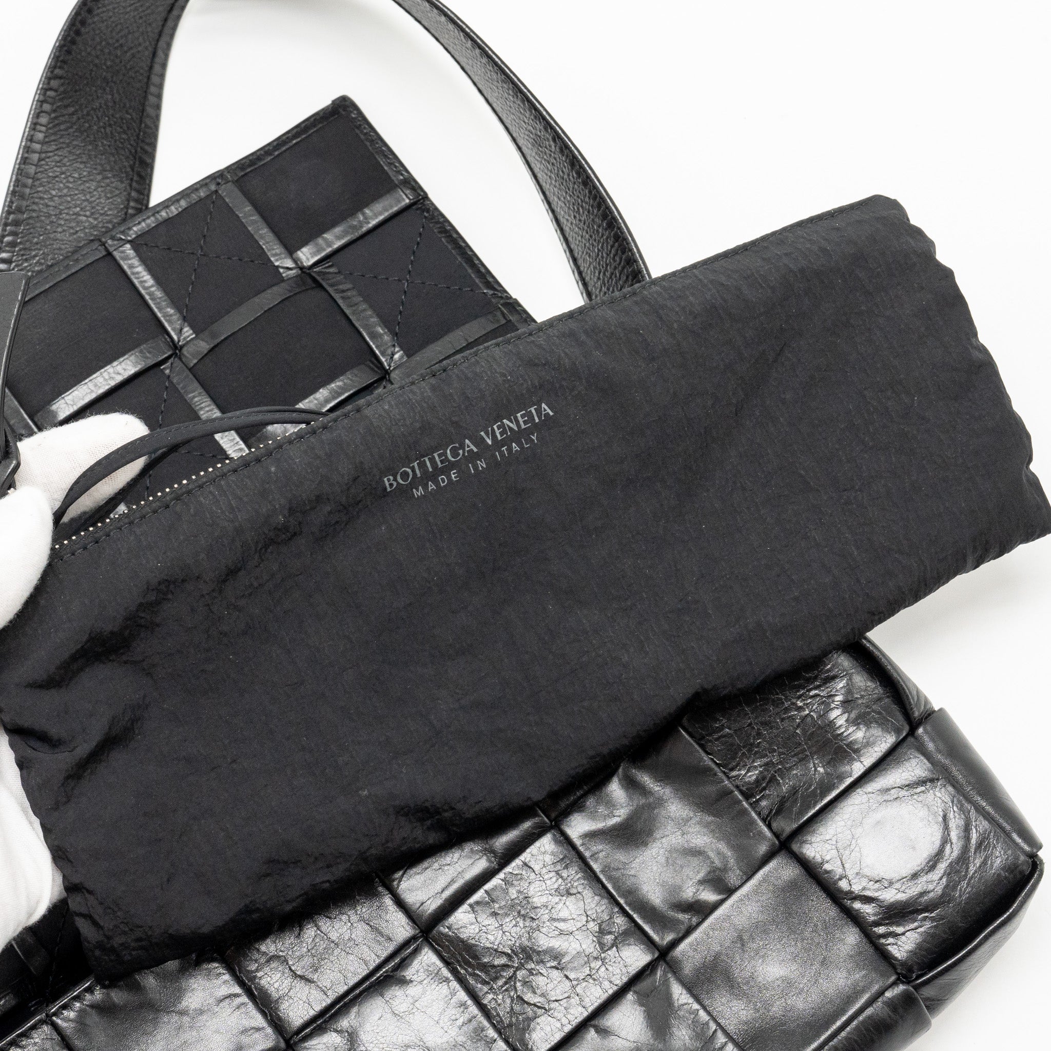 BOTTEGA VENETA CASSETTE BAG AGED CALFSKIN BLACK SHW