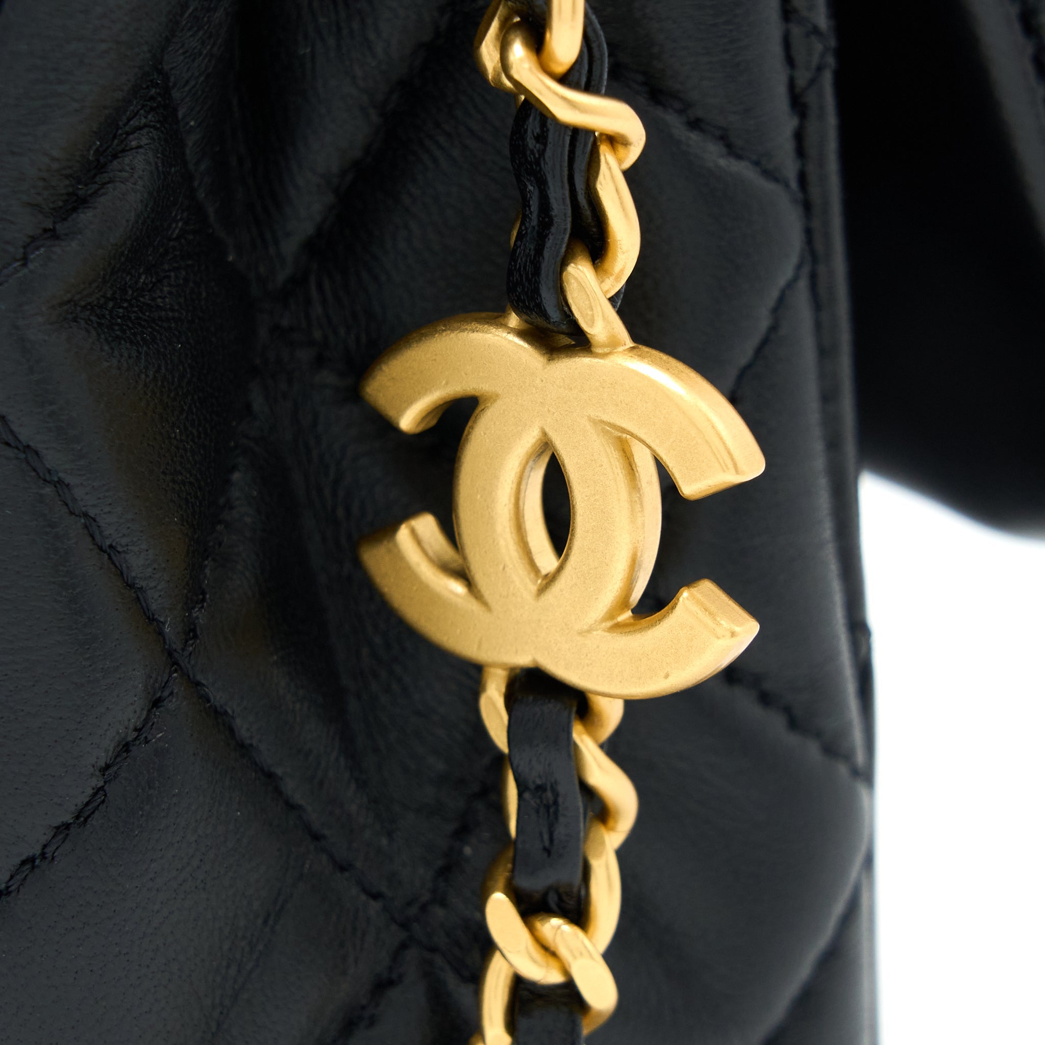 CHANEL 22K COCO CHAIN QUILTED FLAP BAG LAMBSKIN BLACK BRUSHED GHW (MICROCHIP)
