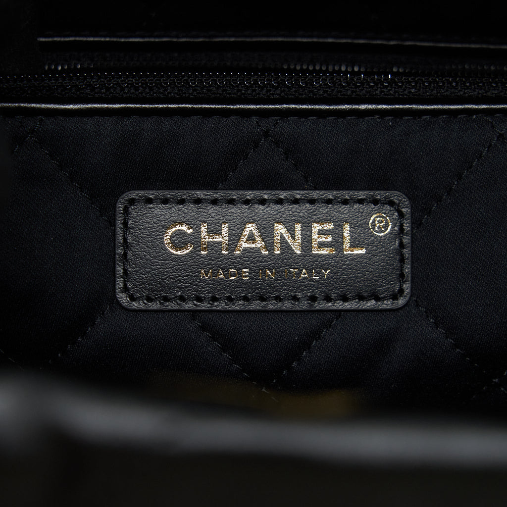 CHANEL SMALL 22 BAG BLACK WITH GHW (MICROCHIP)