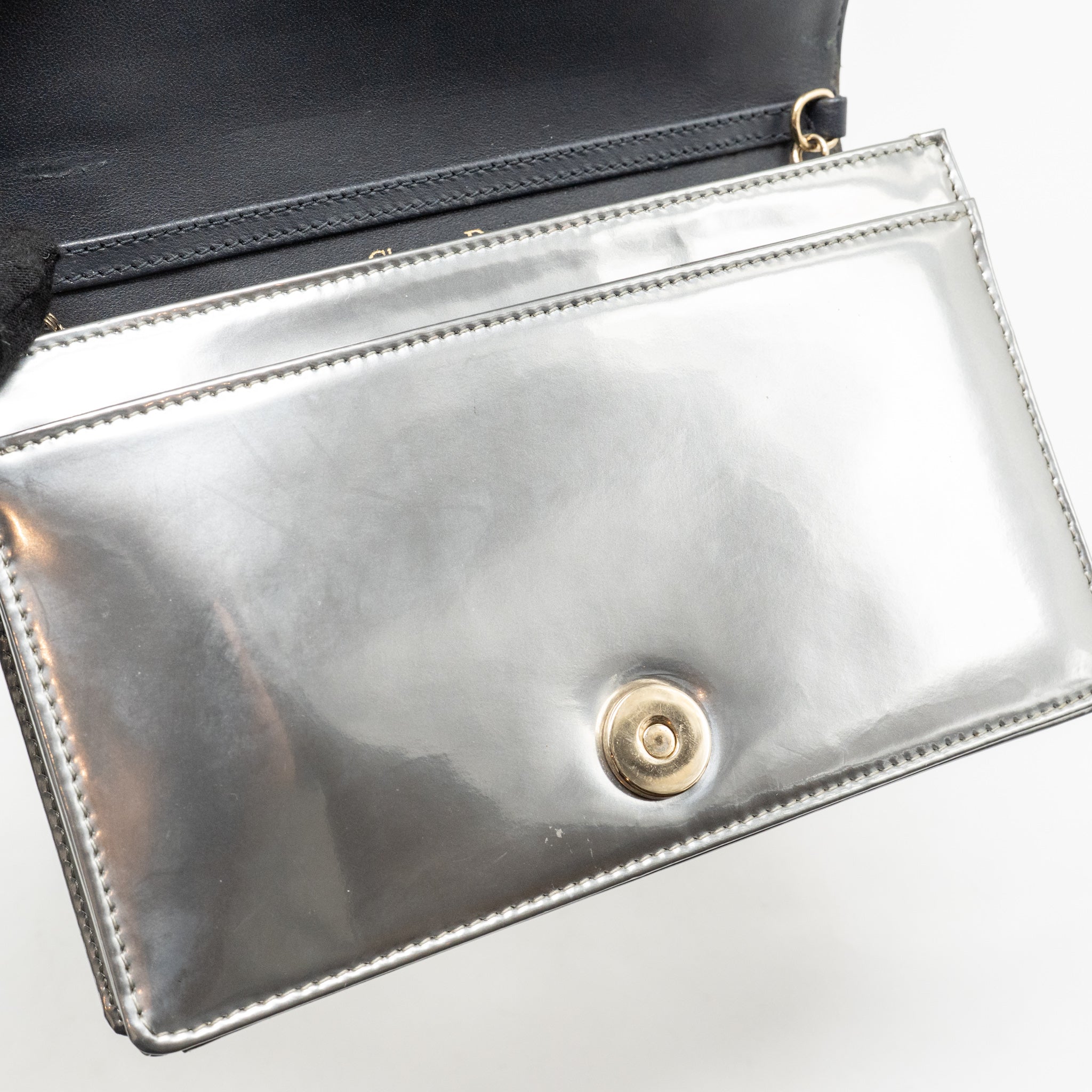 DIOR DIORAMA WALLET ON CHAIN METALLIC PATENT SILVER LGHW