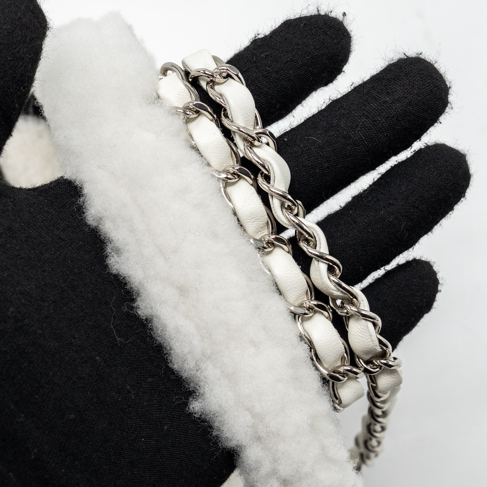 CHANEL 22A FLUFFY CAMELLIA FLAP BAG SHEARLING WHITE SHW (MICROCHIP)