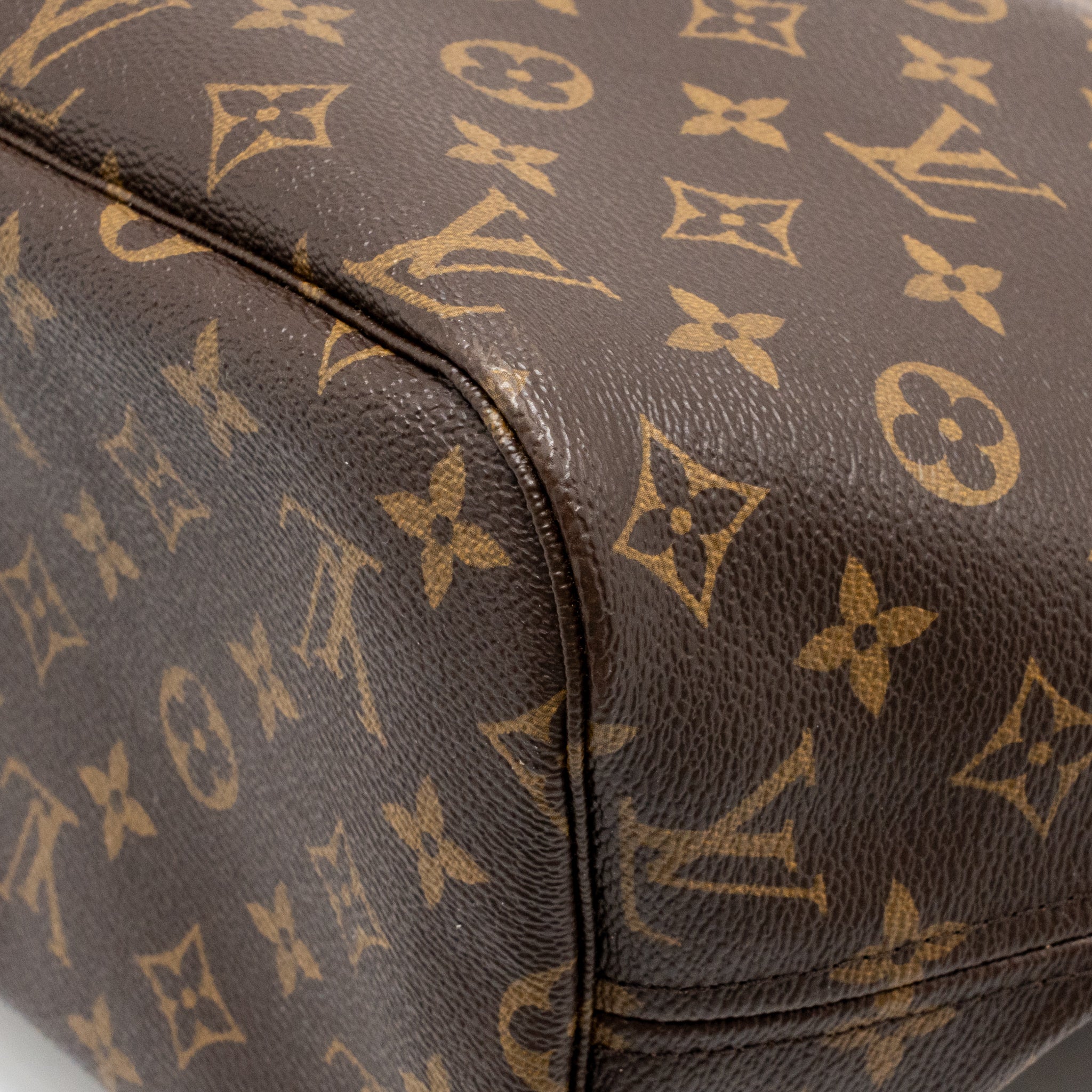 LOUIS VUITTON NEVERFULL MM MONOGRAM CANVAS GHW
