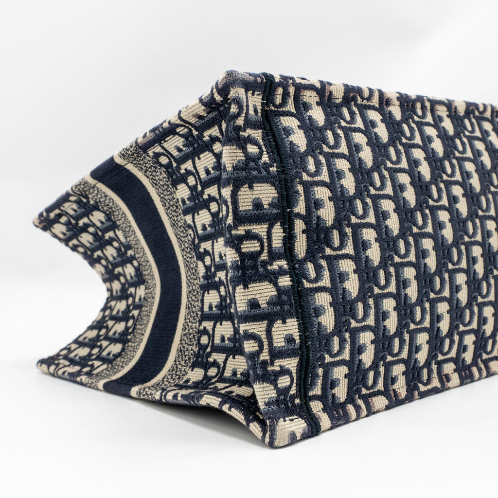 DIOR MEDIUM BOOK TOTE OBLIQUE EMBROIDERY ECRU/BLUE