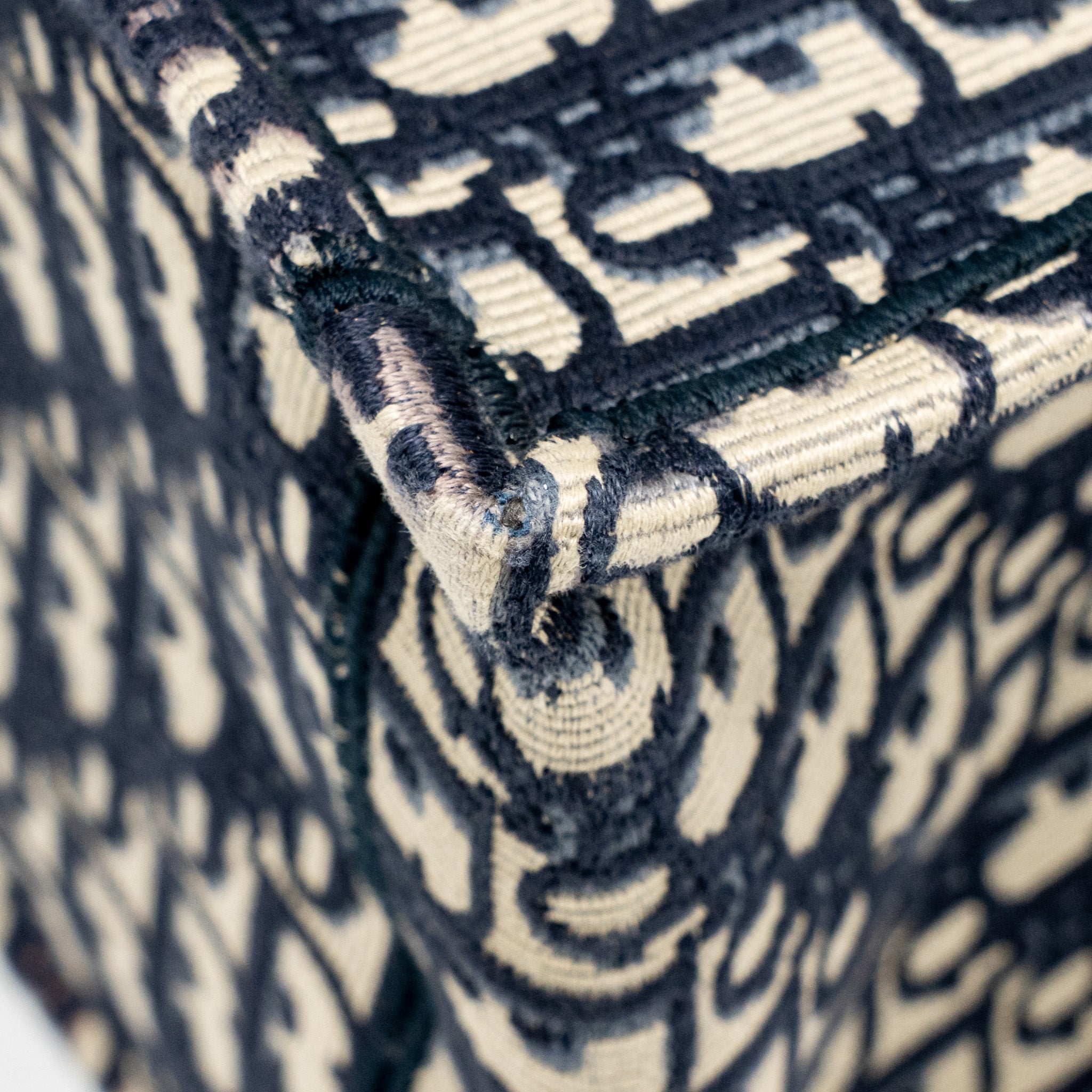 DIOR MEDIUM BOOK TOTE OBLIQUE EMBROIDERY ECRU/BLUE