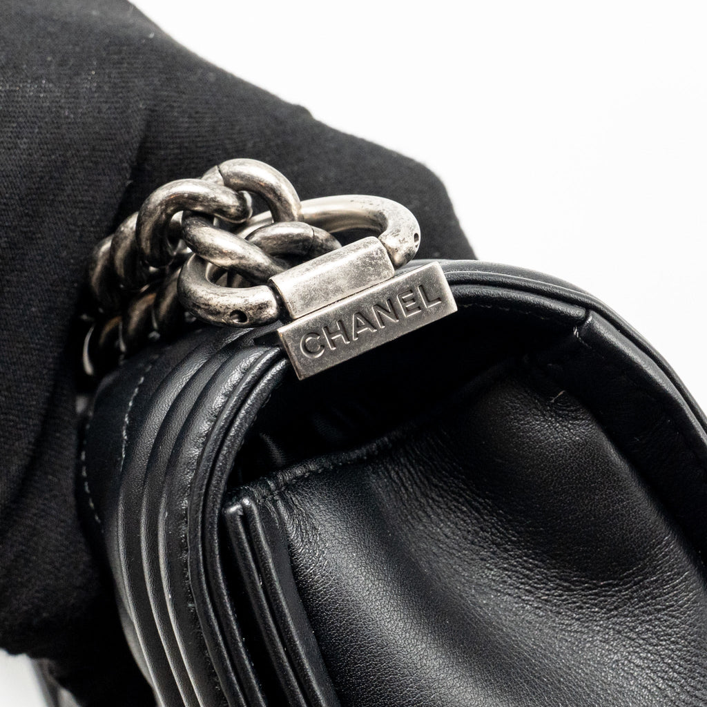 CHANEL SMALL BOY BAG CALFSKIN BLACK SHW