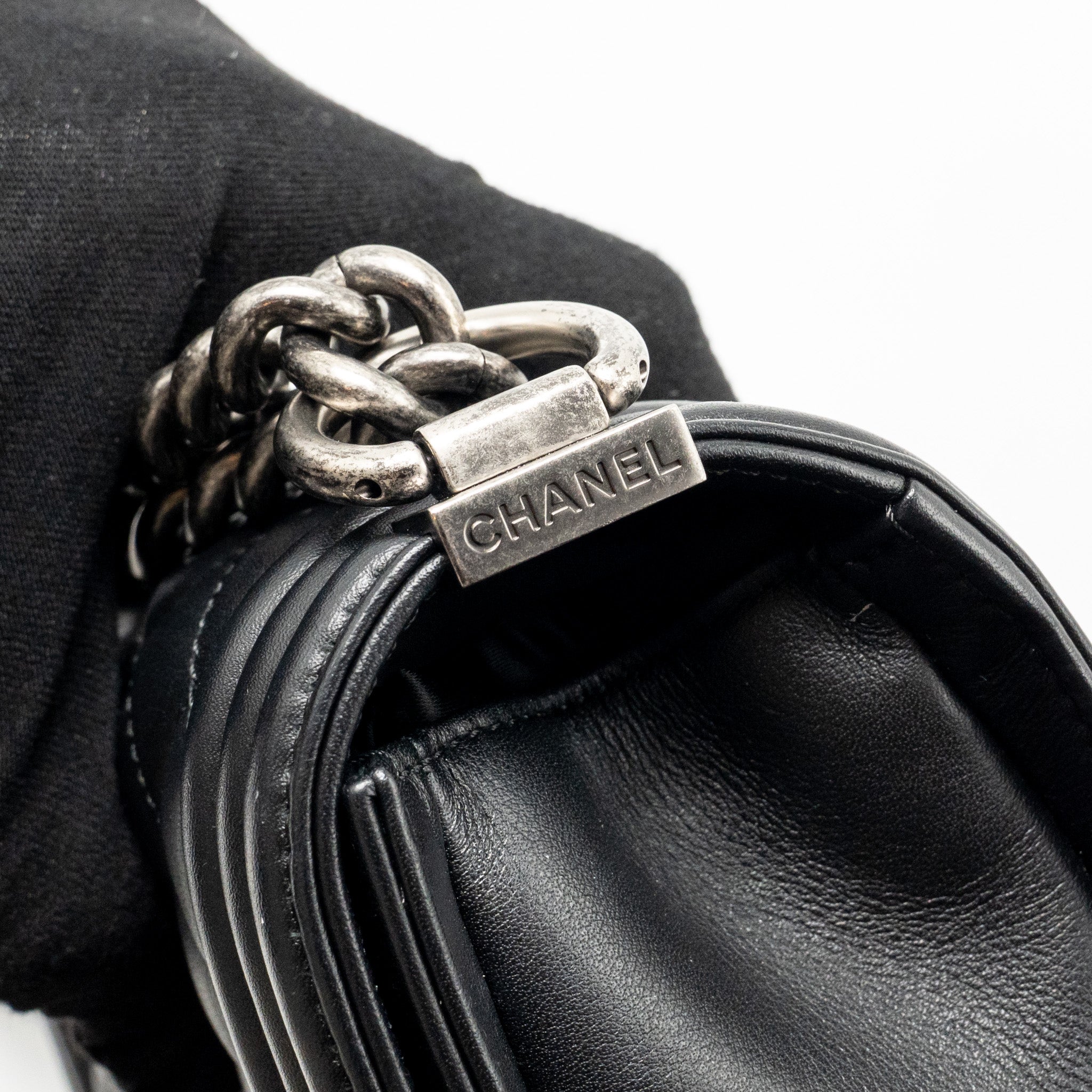 CHANEL SMALL BOY BAG CALFSKIN BLACK SHW