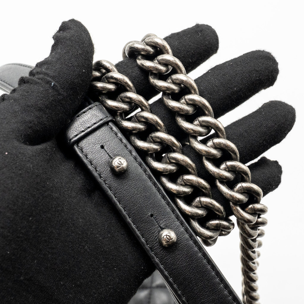 CHANEL SMALL BOY BAG CALFSKIN BLACK SHW