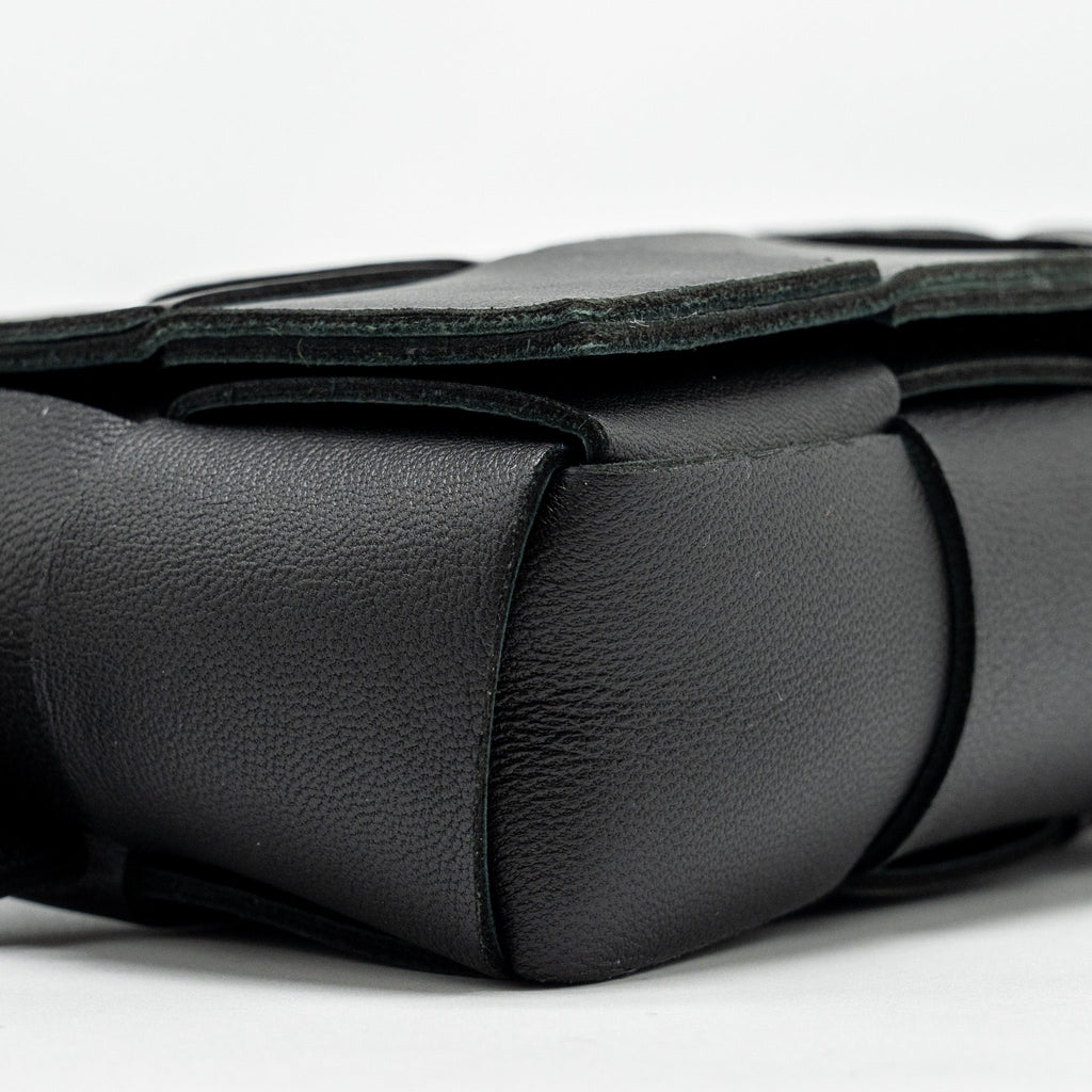BOTTEGA VENETA CASSETTE BELT BAG LAMBSKIN BLACK GHW