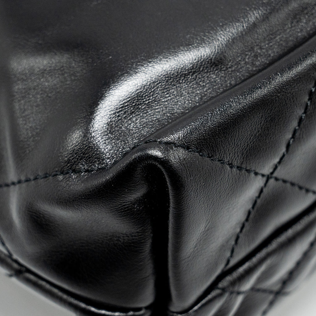 CHANEL MINI 22 BAG CALFSKIN BLACK GHW (MICROCHIP)