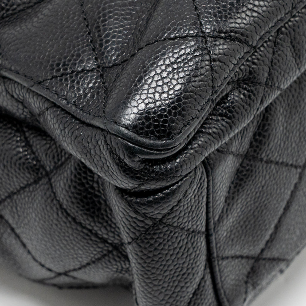 CHANEL QUILTEDE ZIP SHOULDER BAG CAVIAR BLACK GHW