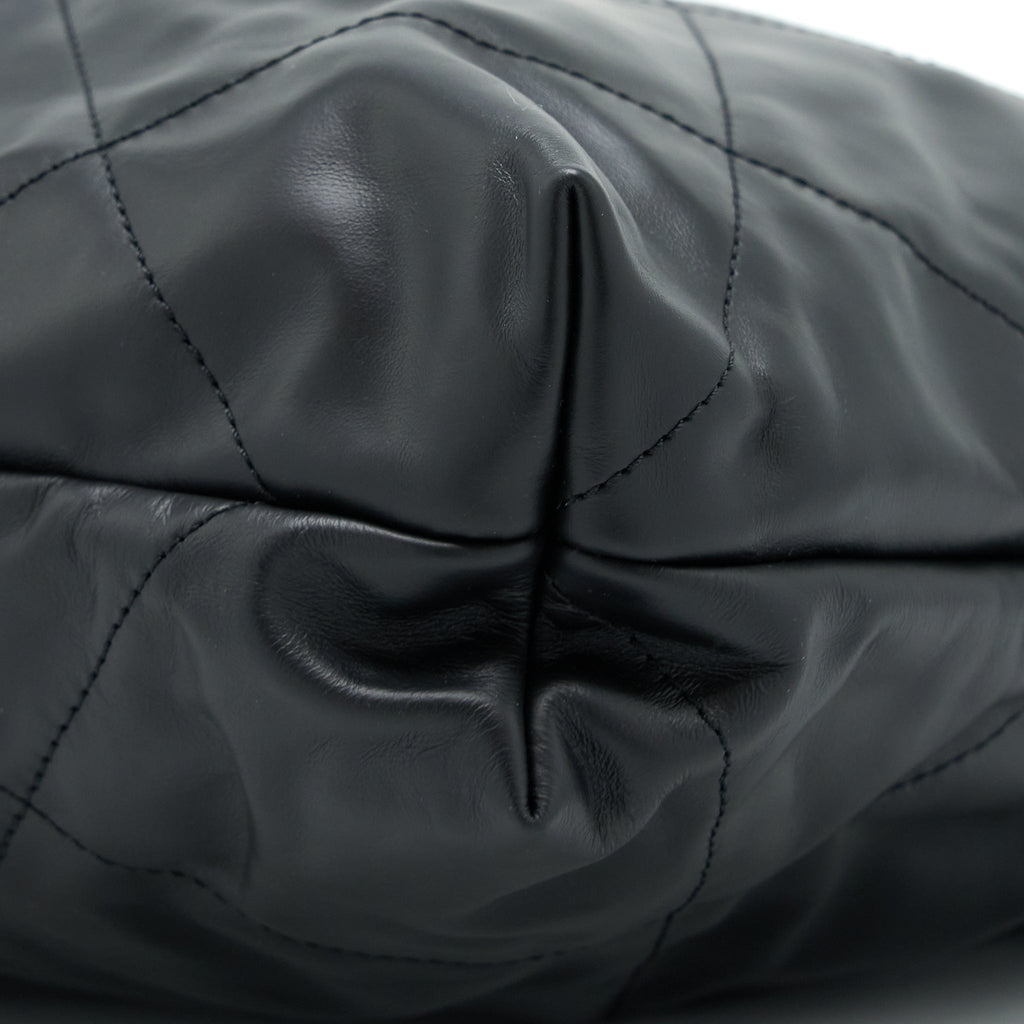 CHANEL 22 BAG MEDIUM SHINY CALFSKIN BLACK GHW (MICROCHIP)