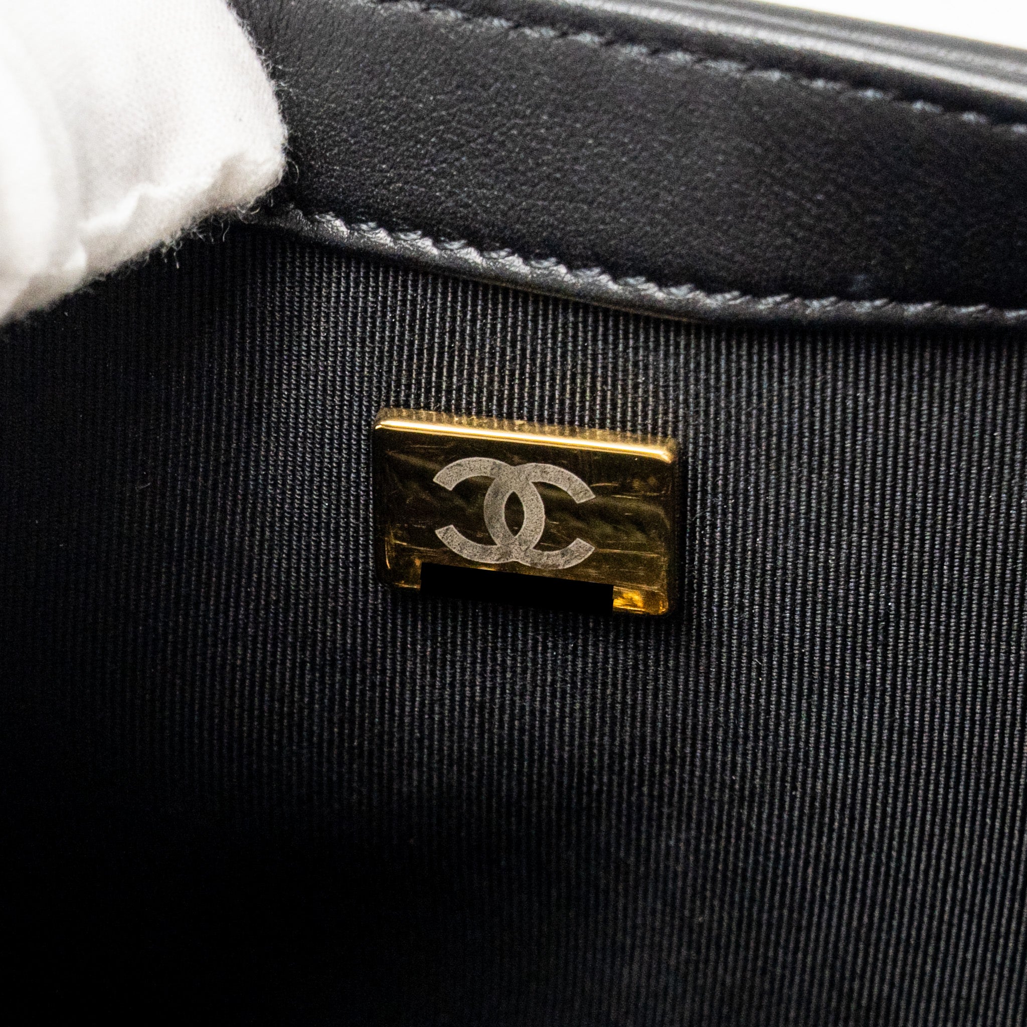 CHANEL MEDIUM BOY BAG CALFSKIN BLACK GHW (MICROCHIP)