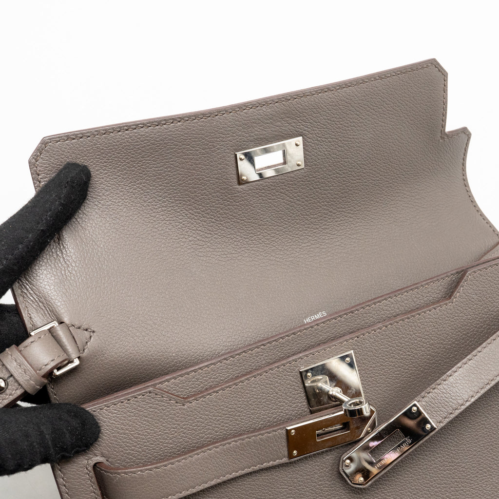 HERMES POCHETTE KELLY DEPECHES 25 EVERCOLOR GRIS ETAIN SHW