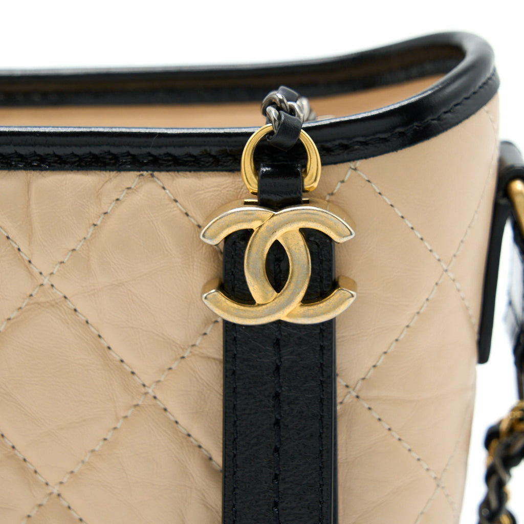CHANEL SMALL GABRIELLE HOBO BAG AGED CALFSKIN LIGHT BEIGE/BLACK MULTICOLOUR HARDWARE