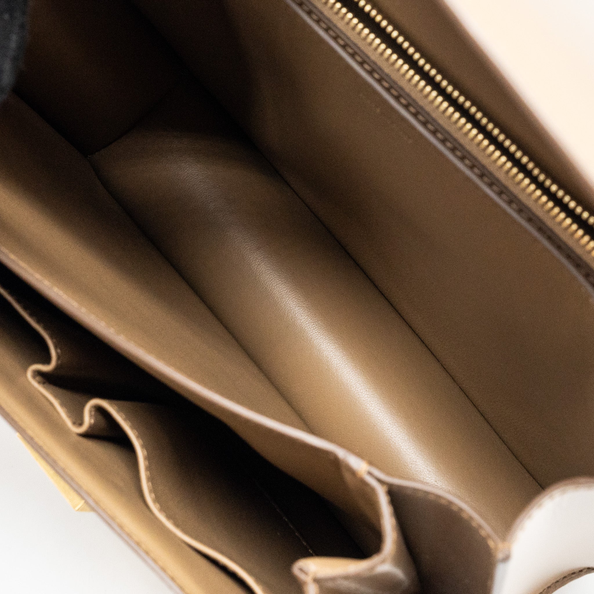 CELINE MEDIUM CLASSIC BOX BAG CALFSKIN BEIGE GHW