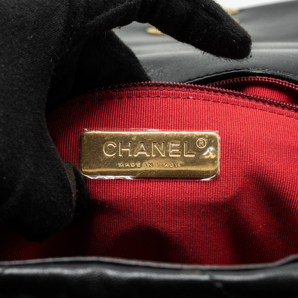 CHANEL 24C 19 BACKPACK SHINY LAMBSKIN BLACK MULTICOLOUR HARDWARE(MICROCHIP)