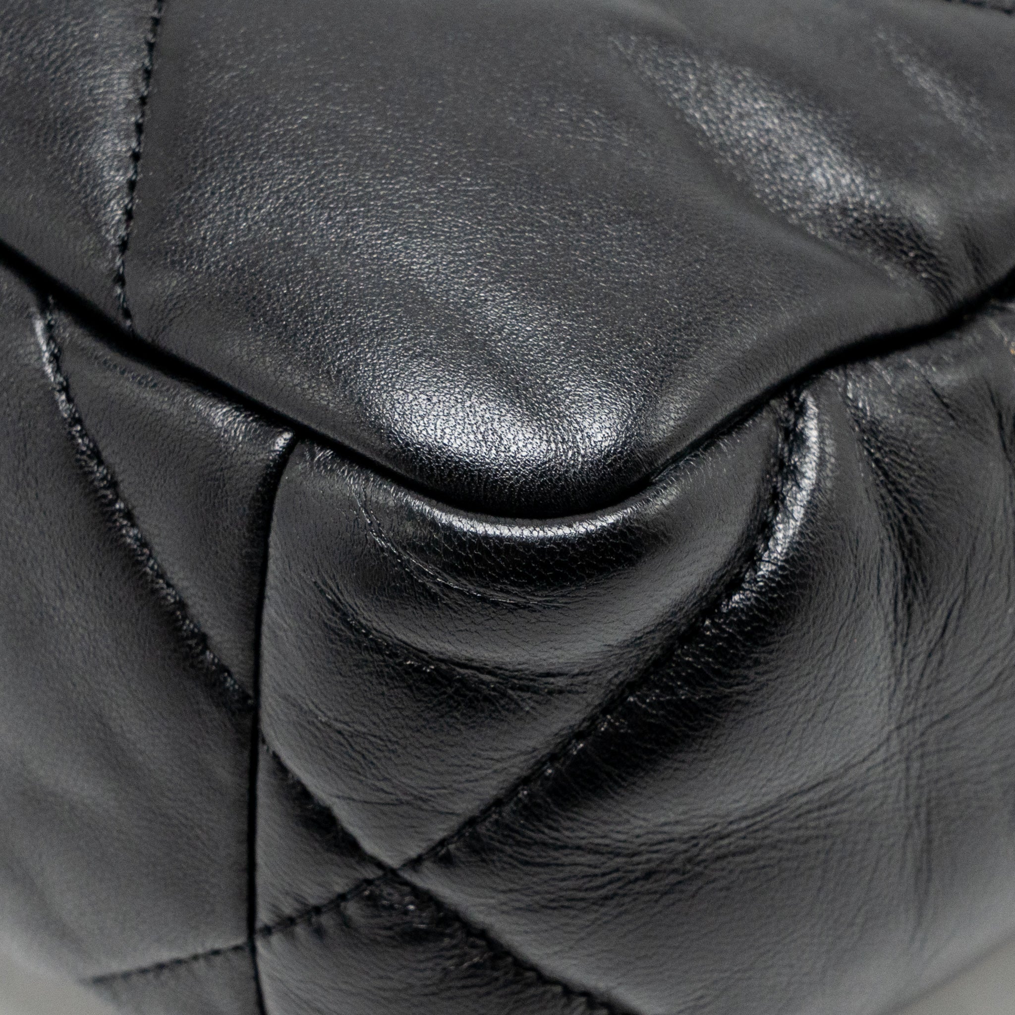 CHANEL SMALL 19 BAG LAMBSKIN BLACK MULTICOLOR HARDWARE (MICROCHIP)