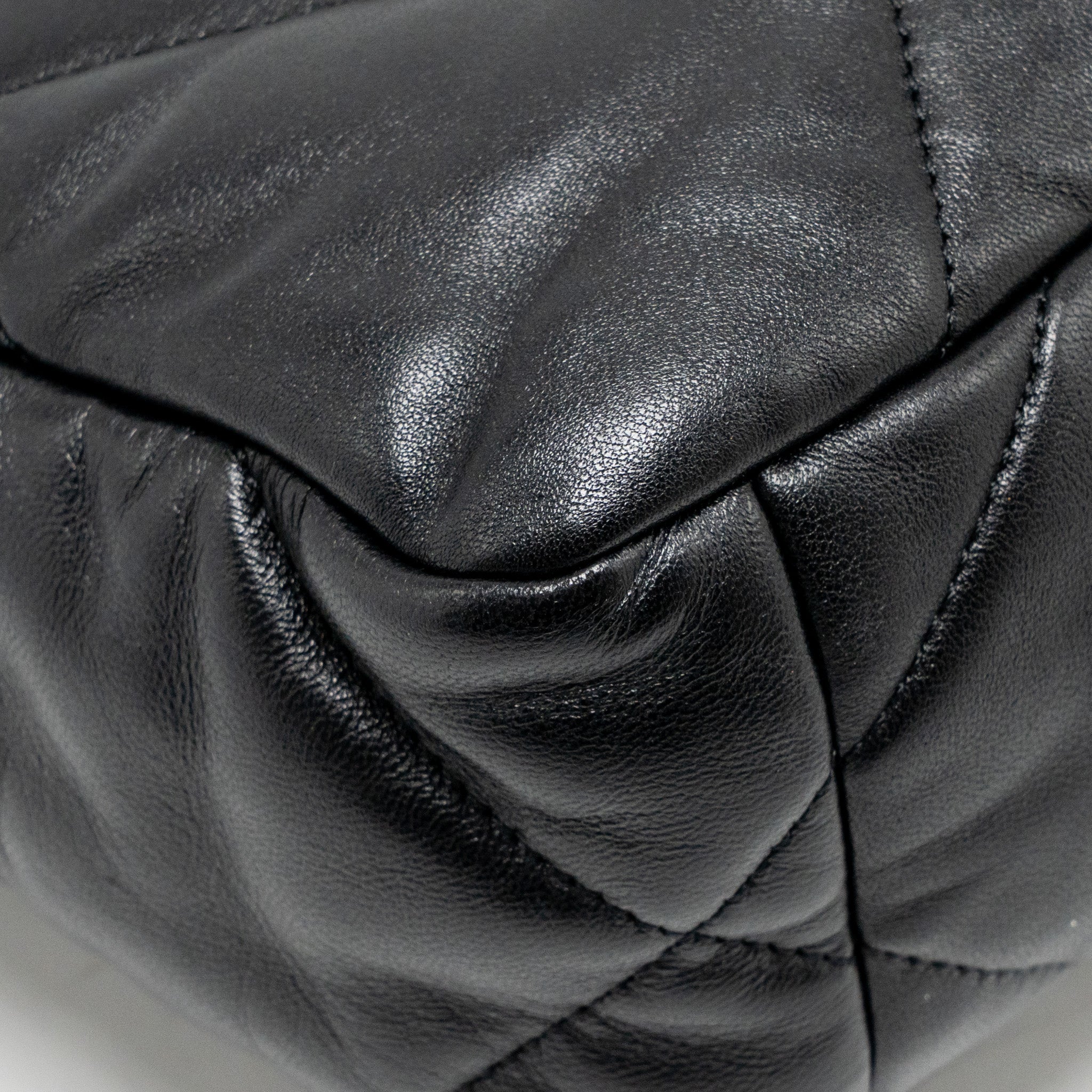 CHANEL SMALL 19 BAG LAMBSKIN BLACK MULTICOLOR HARDWARE (MICROCHIP)