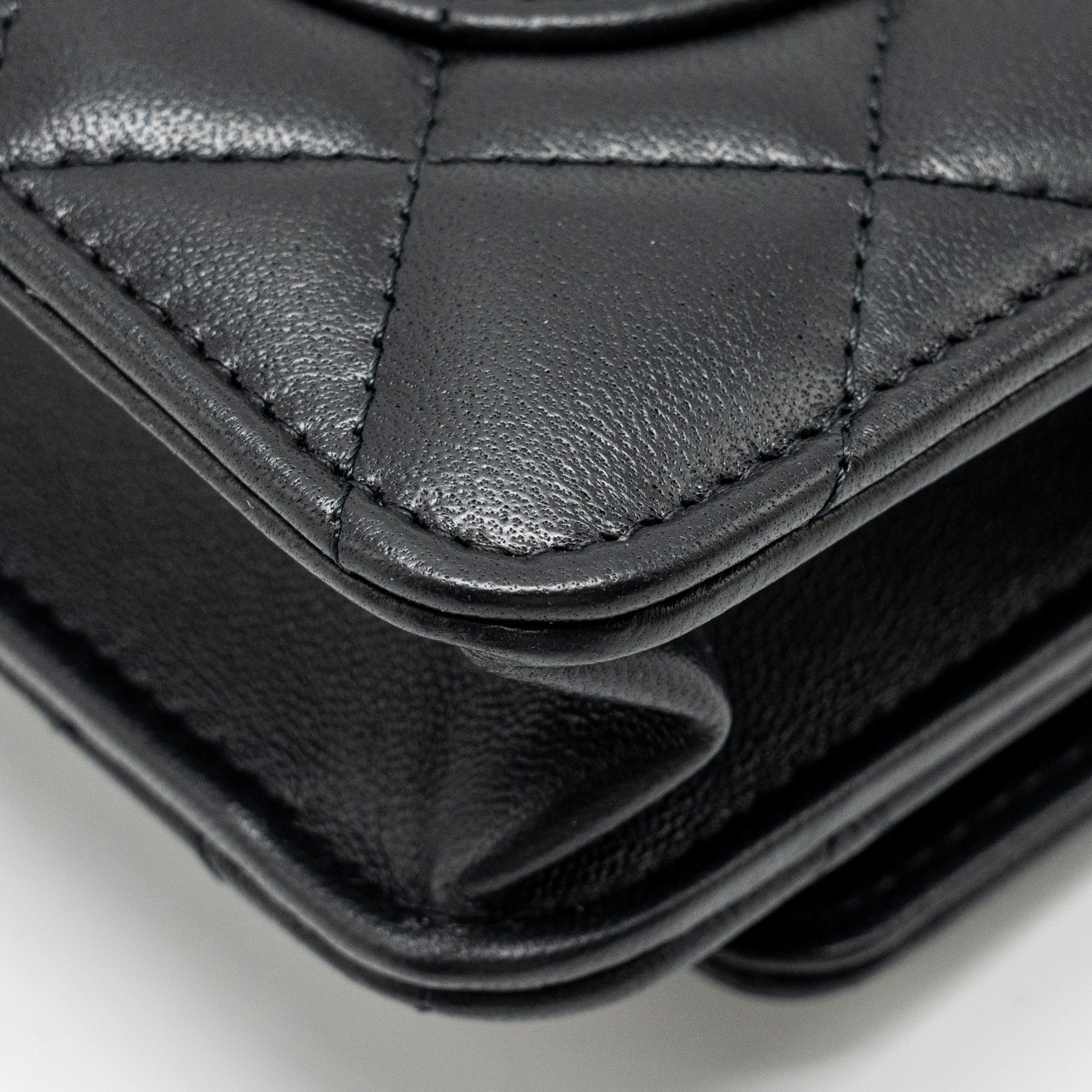 CHANEL PEARL CRUSH WALLET ON CHAIN LAMBSKIN BLACK GHW (MICROCHIP)