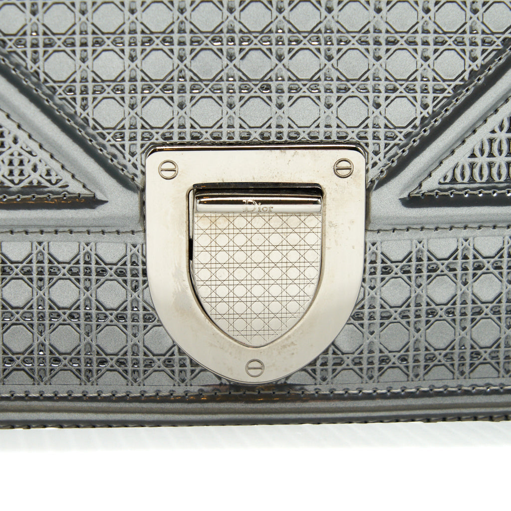 DIOR MEDIUM DIORAMA METALLIC SILVER SHW