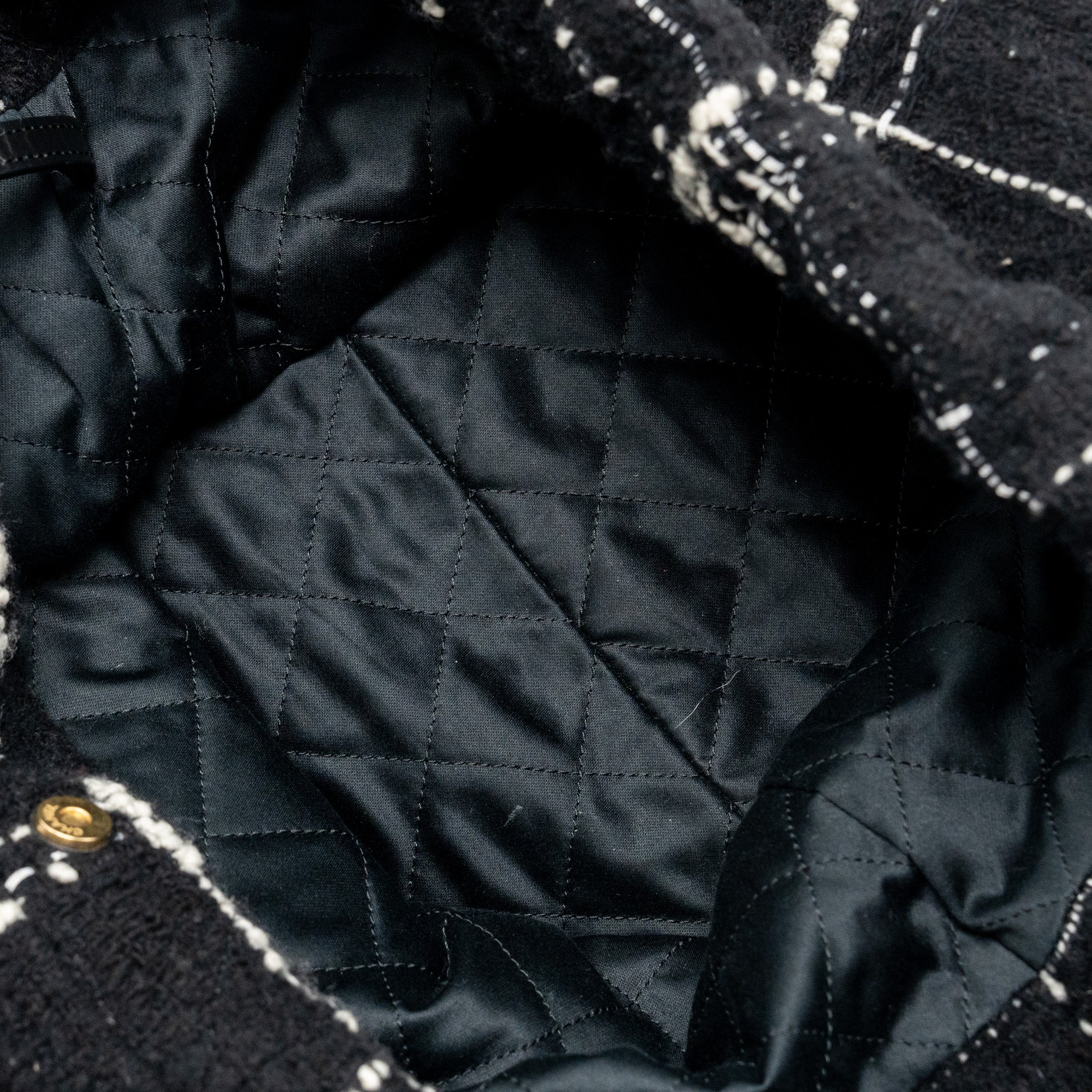 CHANEL MEDIUM 22 BAG QUILTED TWEED BLACK / MULTICOLOUR GHW (MICROCHIP)
