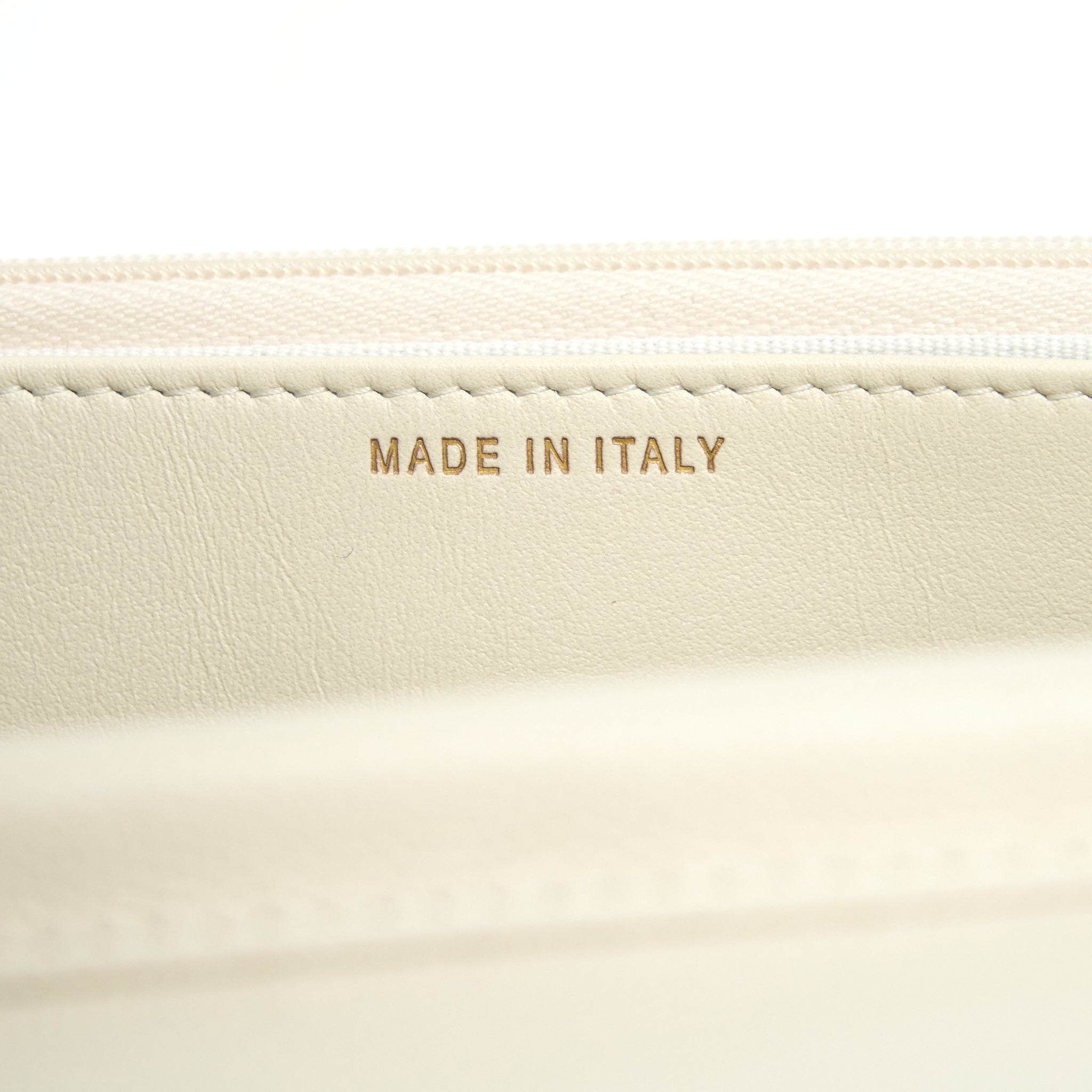 CHANEL CLASSIC WALLET ON CHAIN CAVIAR WHITE LGHW (MICROCHIP)