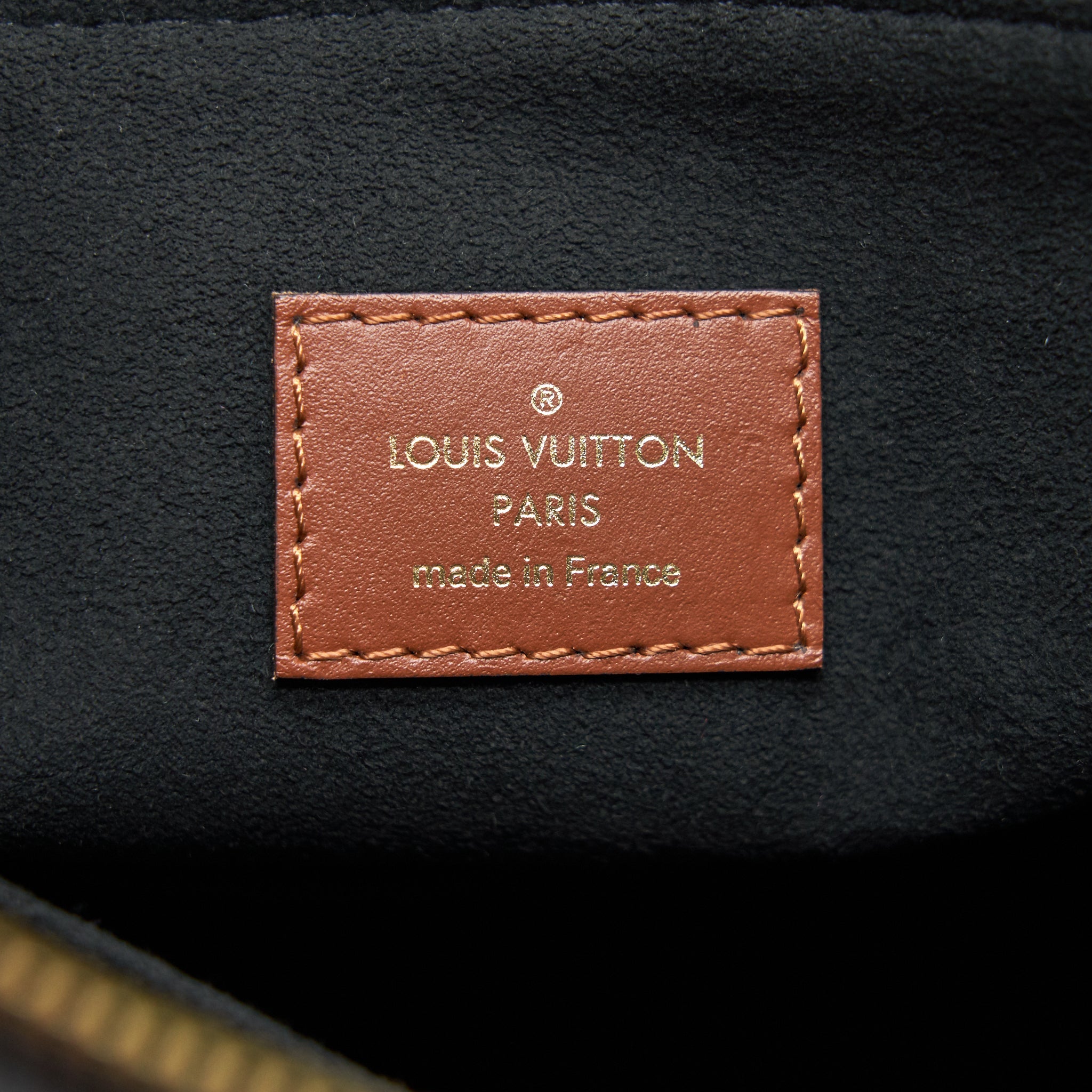 LOUIS VUITTON V TOTE BAG MEDIUM BLACK GHW